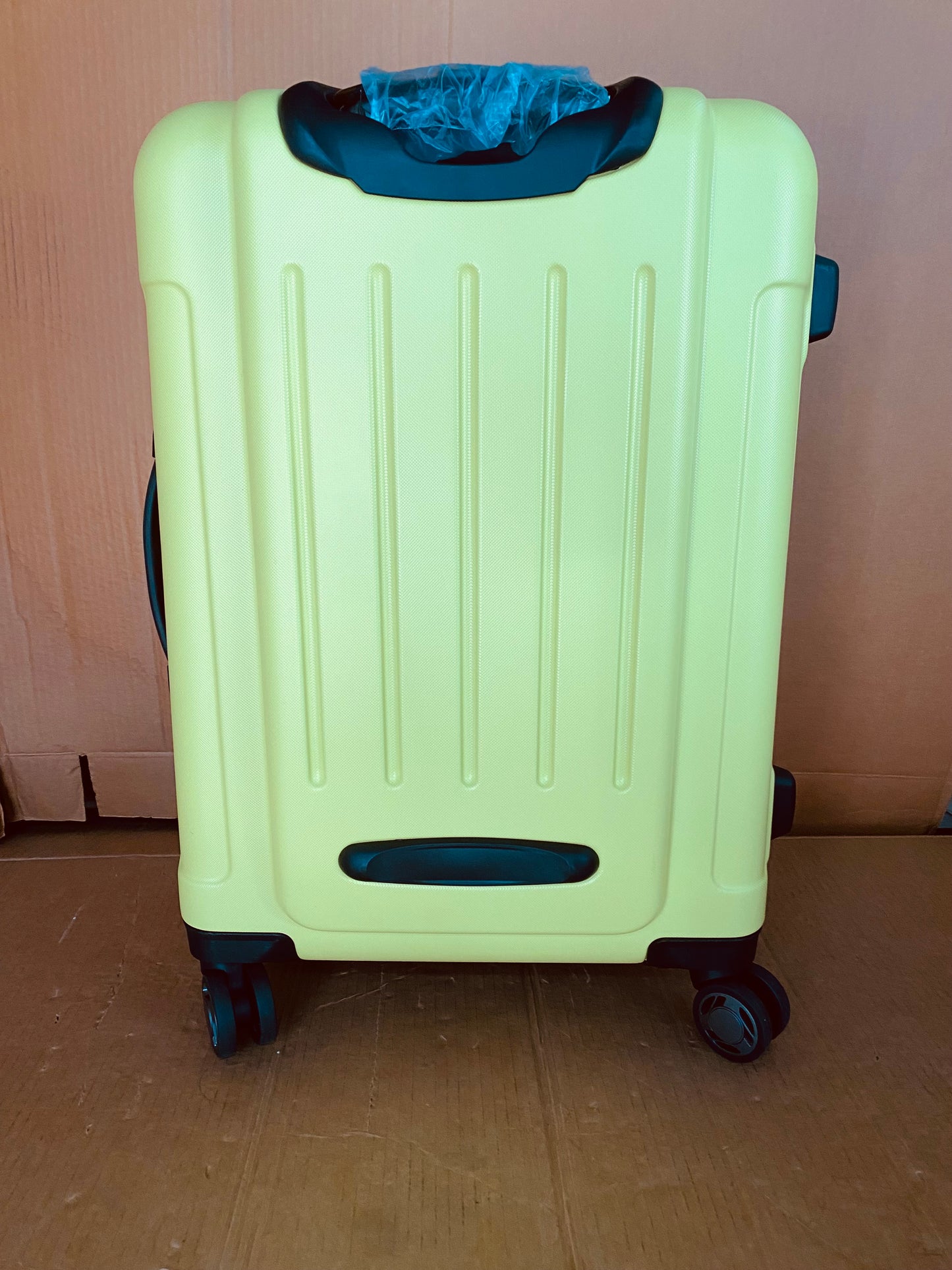 New Other Kenneth Cole REACTION 24” Expandable Luggage 8-Wheel Spinner Suitcase