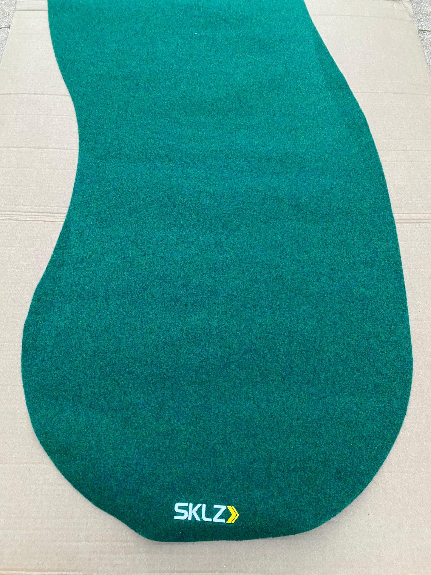 New SKLZ 9’ x 3’ Golf Practice Putting Mat, Green/Black