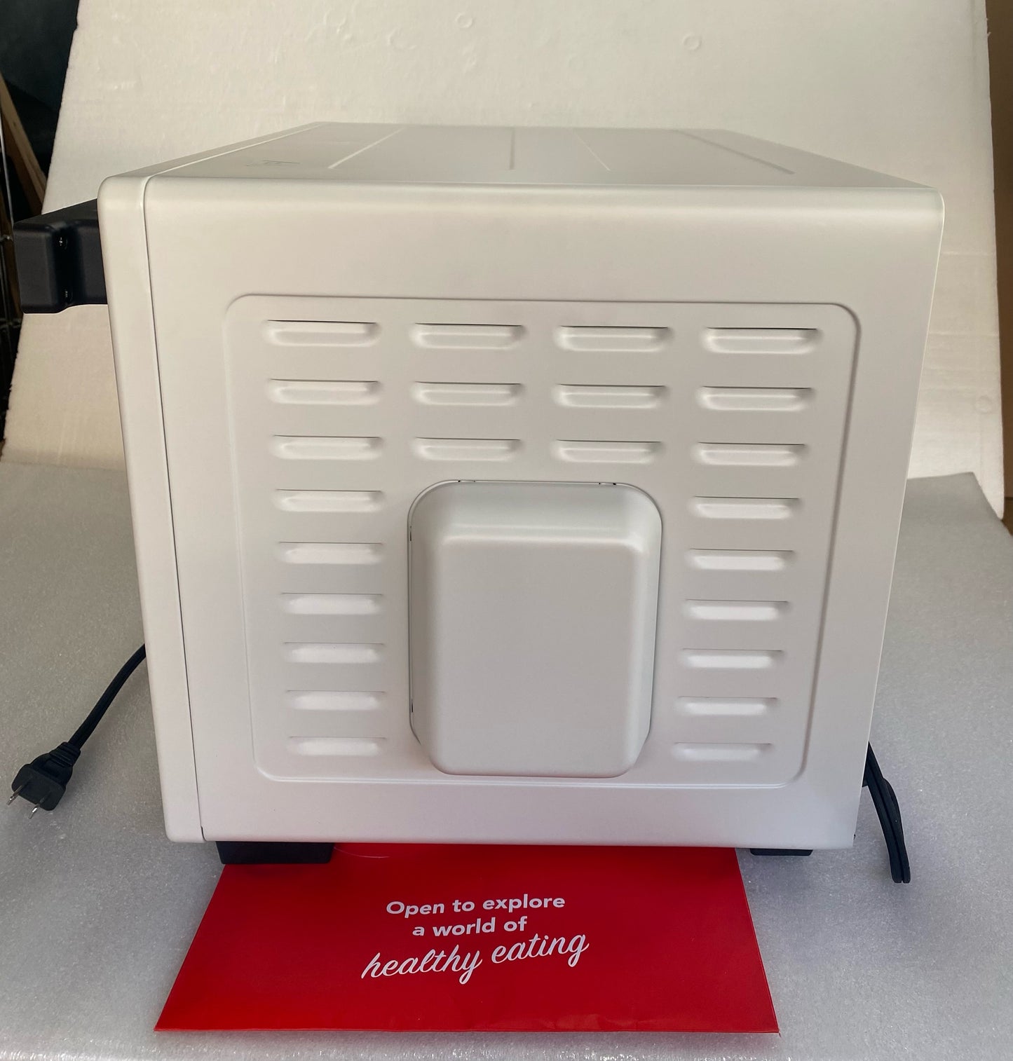 Like New Gourmia 27Qt French Door Air Fryer Oven With  FryForce 360°, White