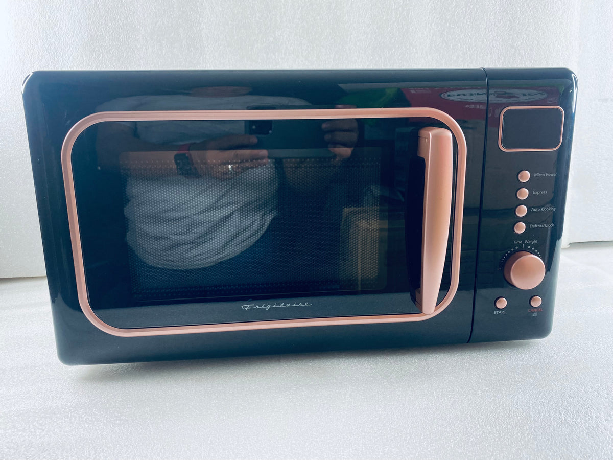 New Open Box Frigidaire Retro Microwave 0.7 Cu. Ft. Compact 700W - Black Pink