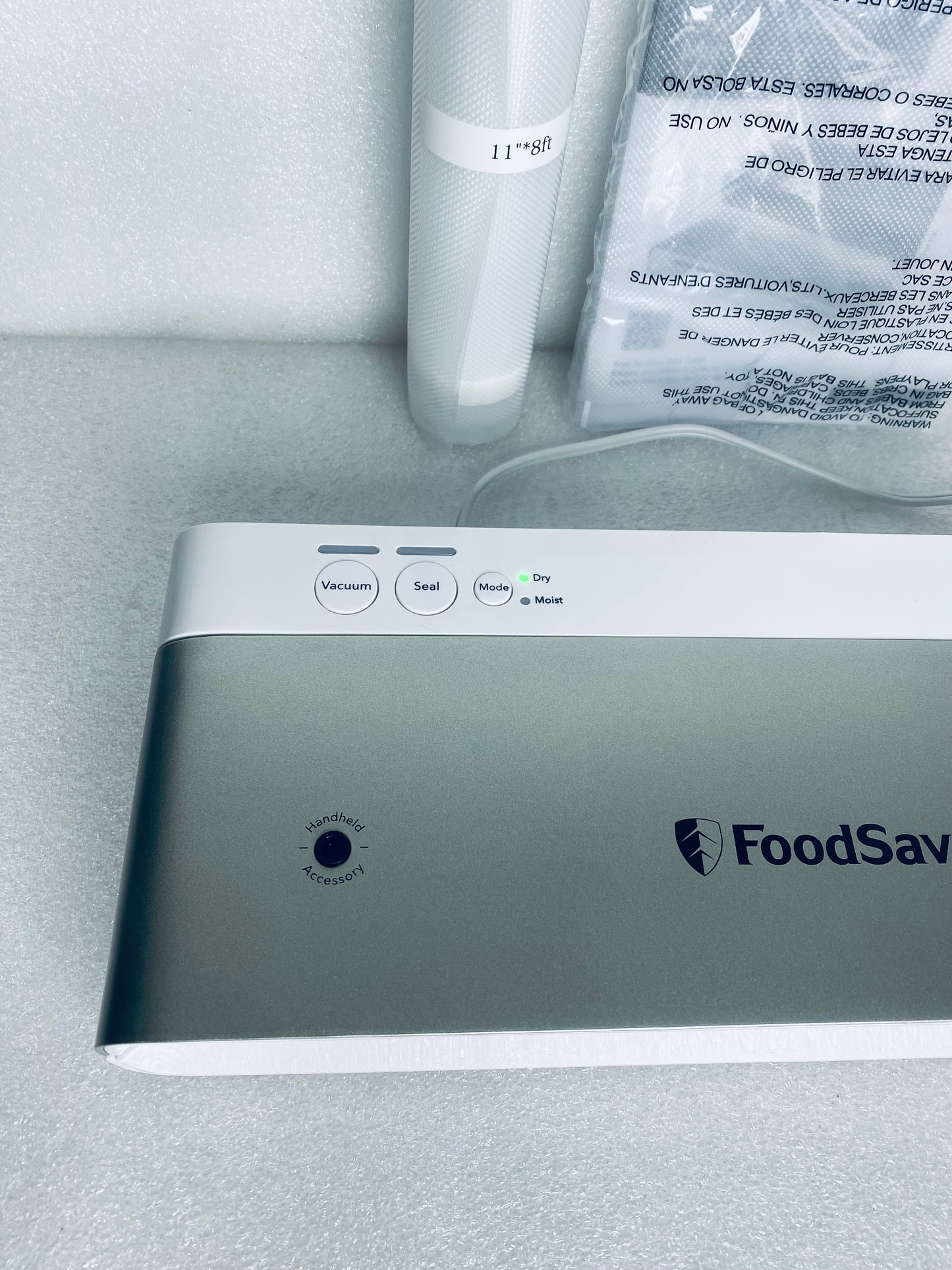 New Other FoodSaver Compact Vacuum Sealer Machine With Airtight Bags & Roll