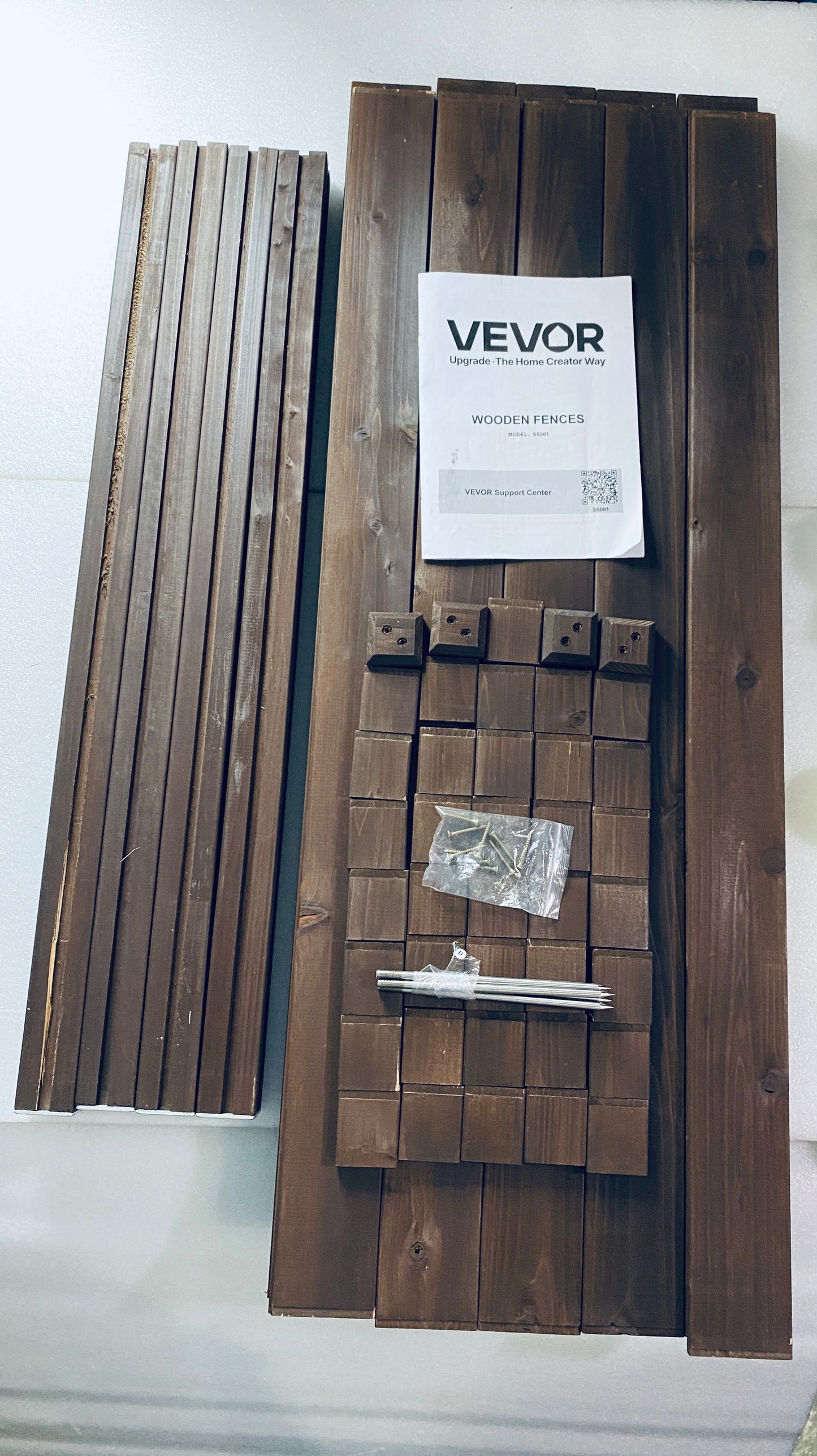 New Other VEVOR 48” x 37” 3 Panel Outdoor Wooden Privacy Fence With Metal Stakes