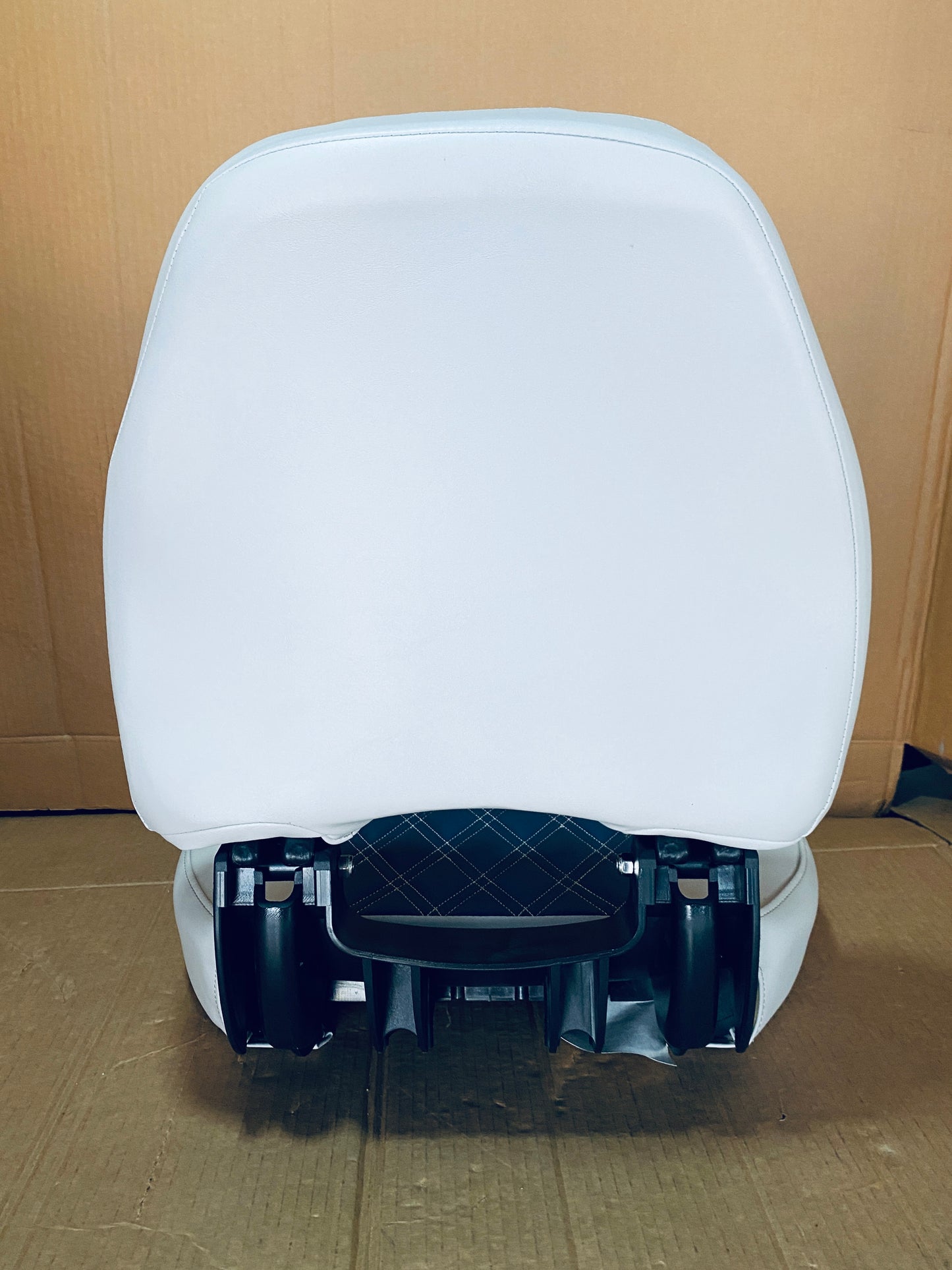 New Other Lippert Folding Pontoon Boat Seat With Contoured Foam Cushioning