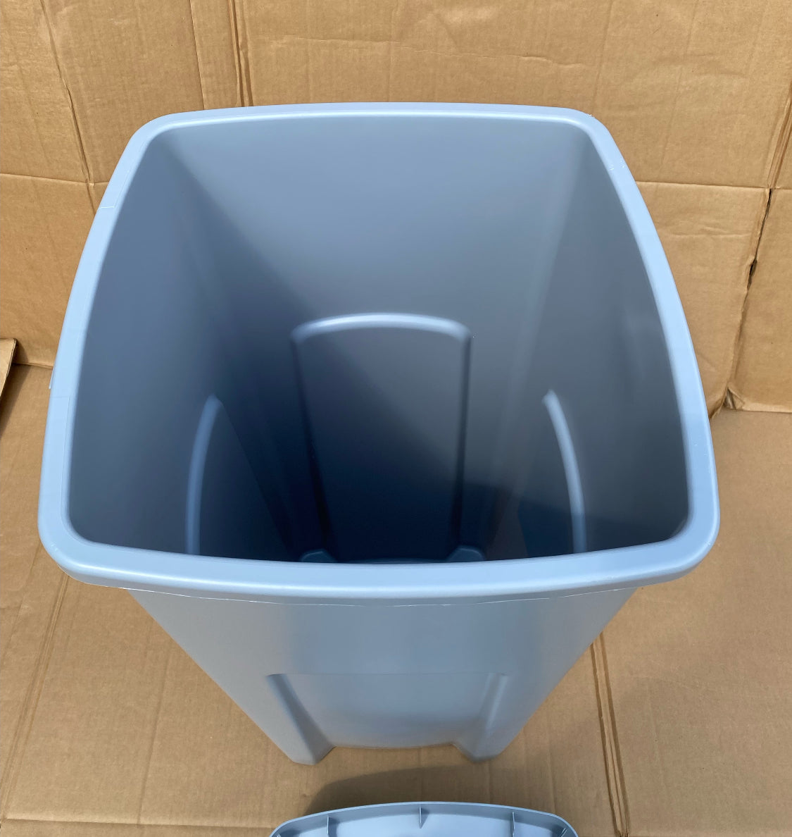 New Other Rubbermaid Commercial 23Gal Universal Plastic Trash Can W/ Swing Lid