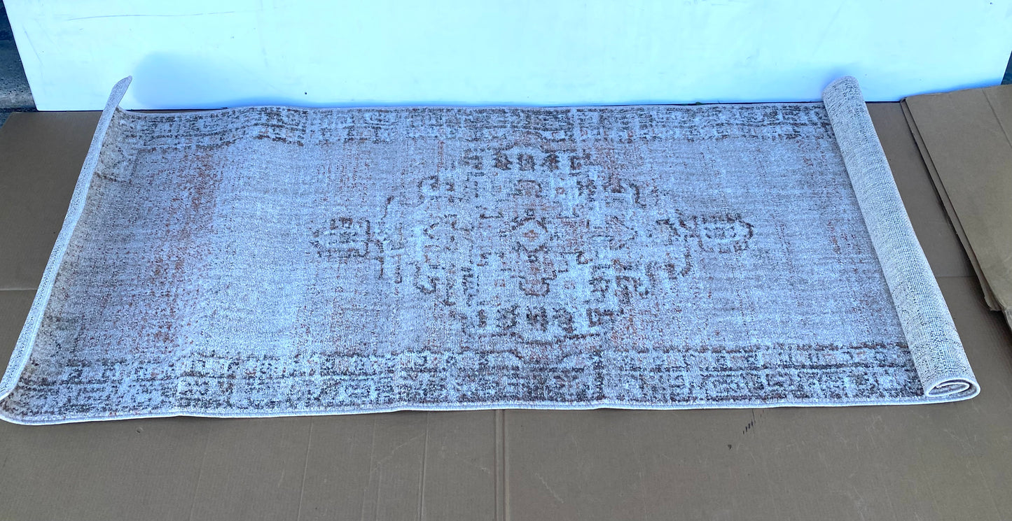 New Open Box Chris Loves Julia Spice/Natural 2'7"x7'6" Vintage Style Runner Rug