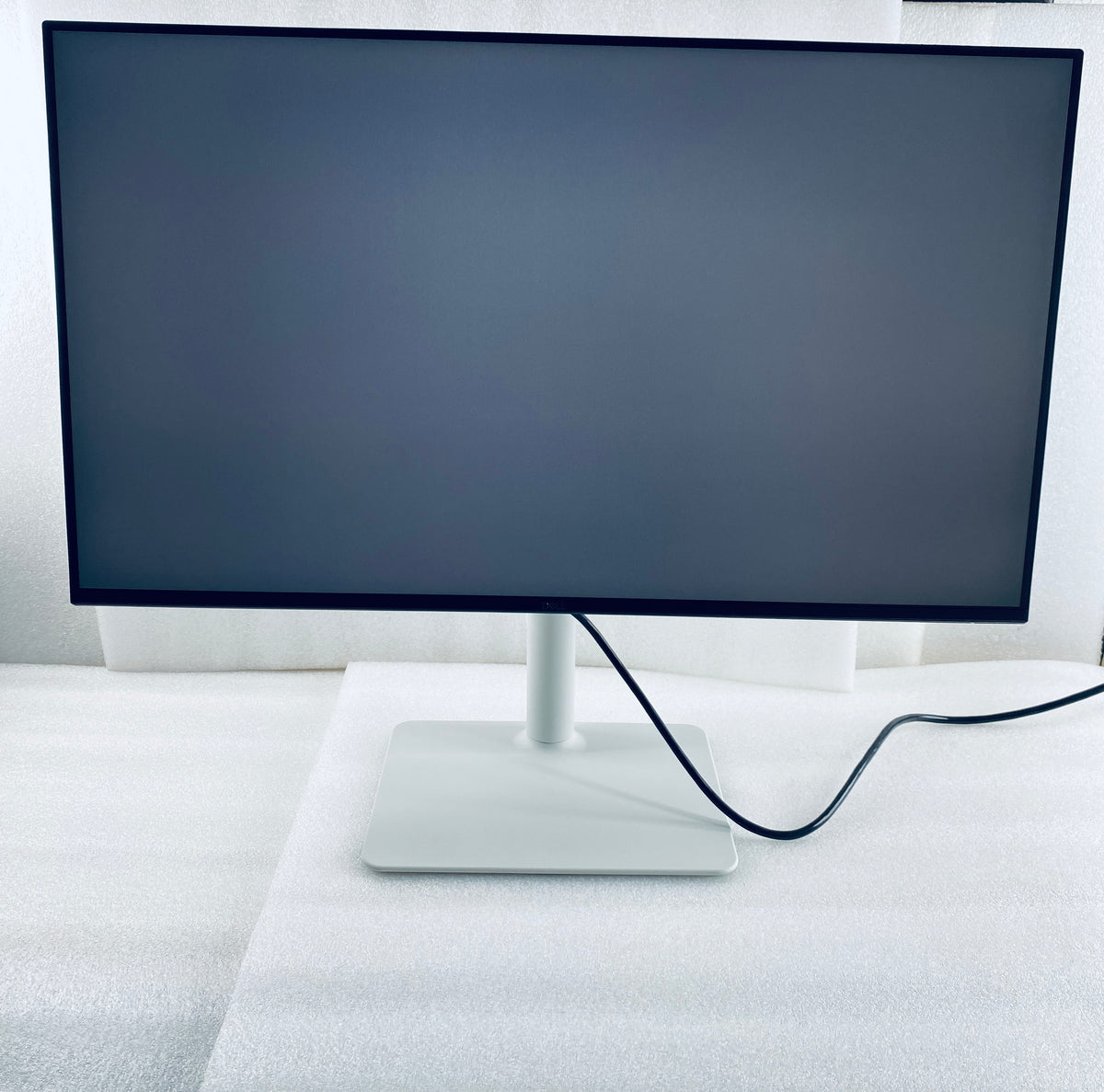 New Open Box Dell 27” FHD Monitor With Integrated Speaker & Height/Tilt/Swivel