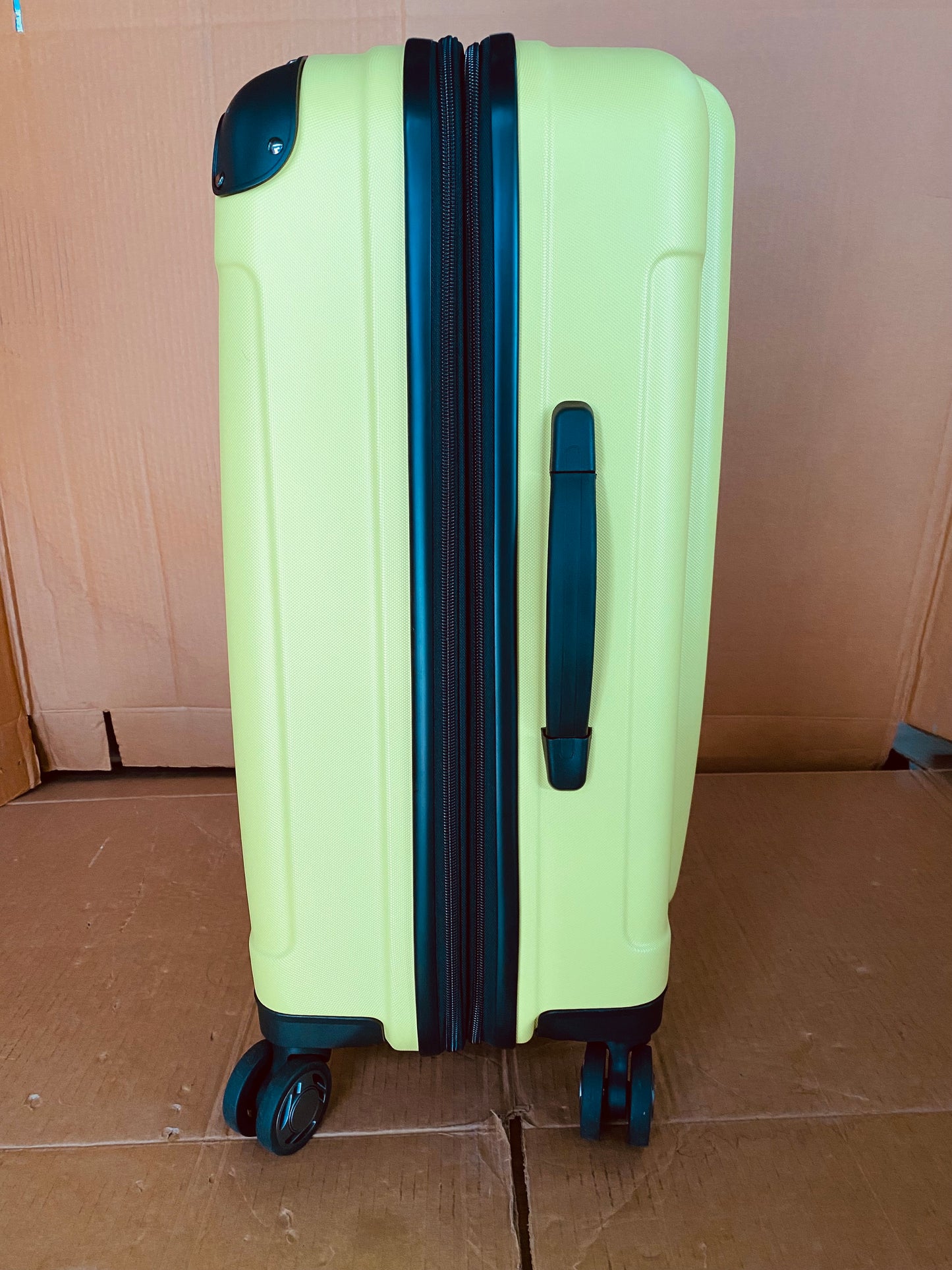 New Other Kenneth Cole REACTION 24” Expandable Luggage 8-Wheel Spinner Suitcase
