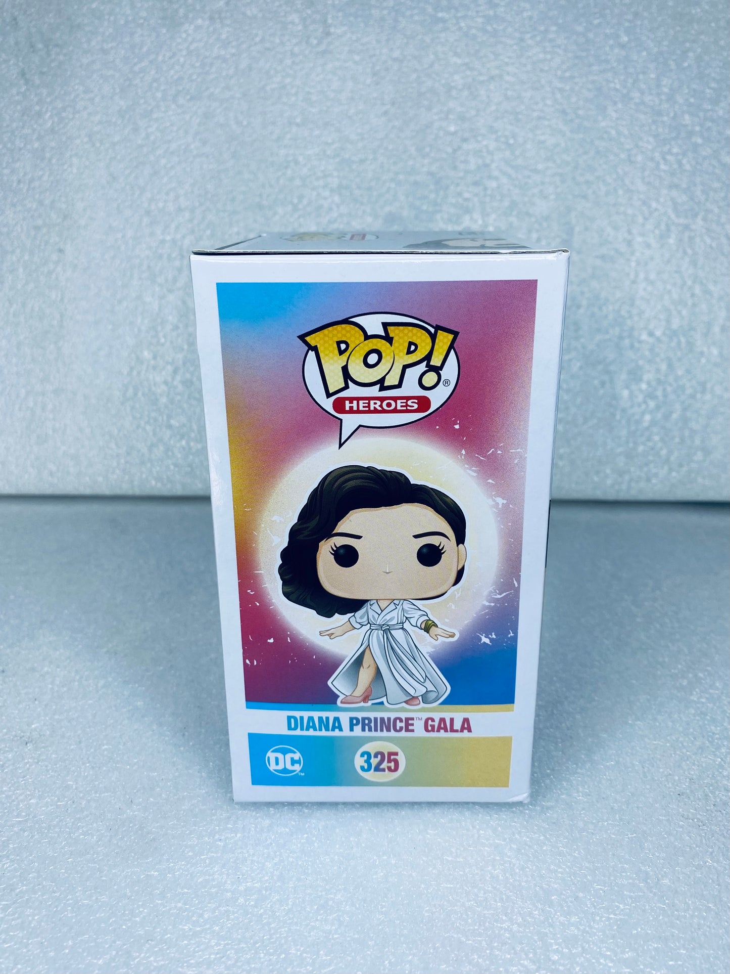 #19 - new - Pop! Heroes Wonder Woman WW84 Diana Prince Gala 325 - (READ) - (IN CONDITION AS SHOWN)