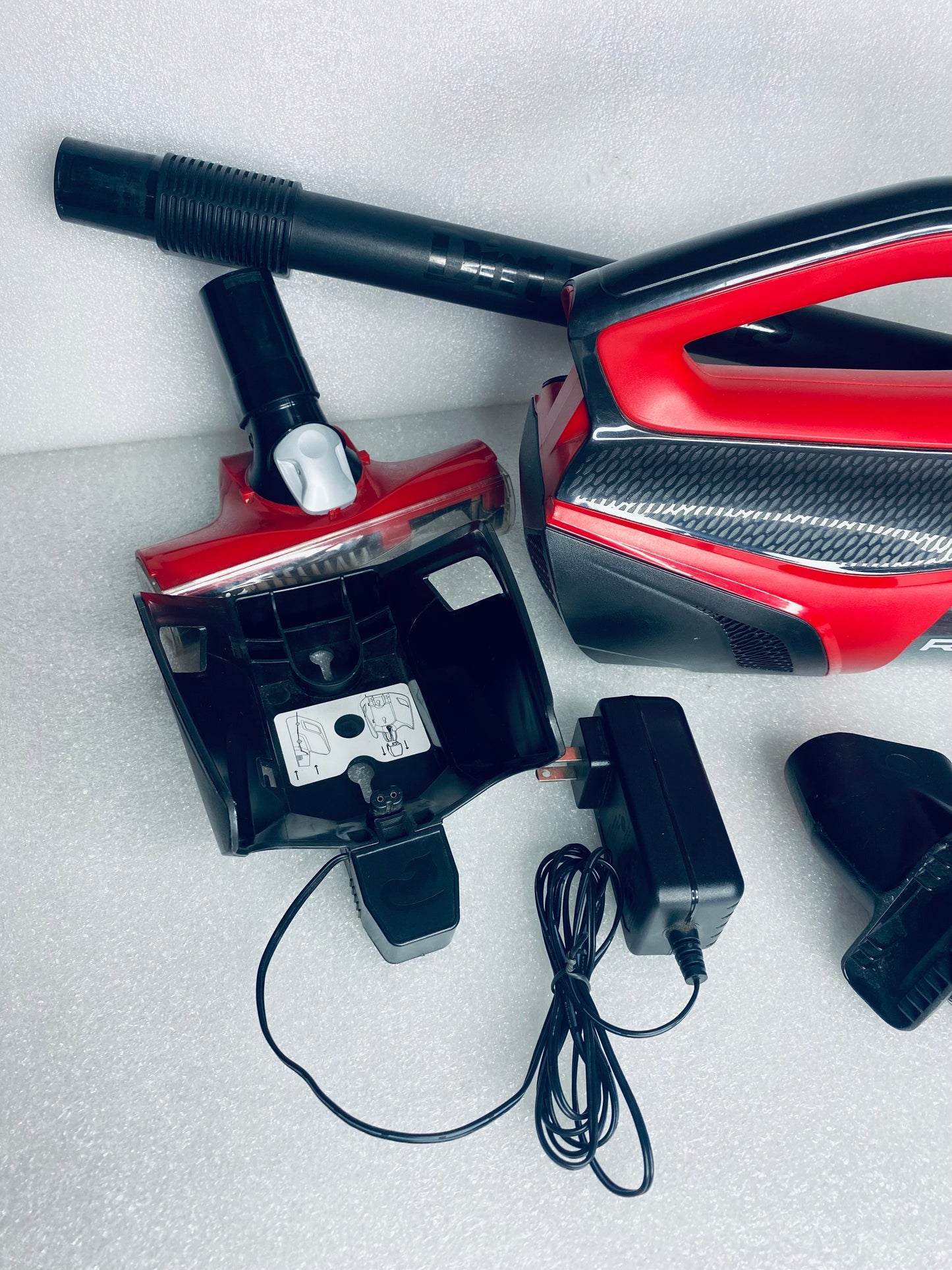 dirt Devil Reach Cordless 24V Lithium Max Multi Vacuum, Red/Black, BD22522- READ