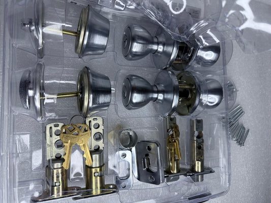 #158 - Kwikset Keyed Indoor Knob & Deadbolt Set, (2 Knobs, 2 Keys & 2 Deadbolts) 66064-001 690, Satan Nickel - (READ) $$$