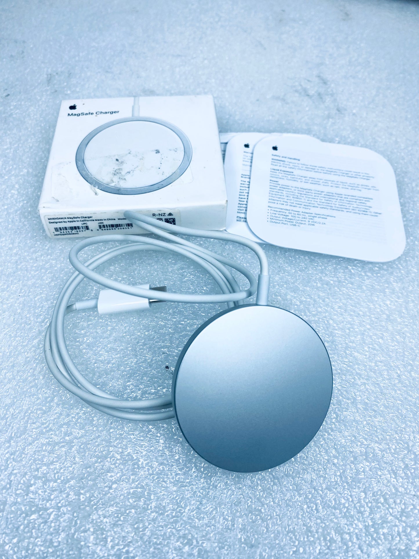 Apple MagSafe Charger A2140, MHXH3AM/A, White - (READ)