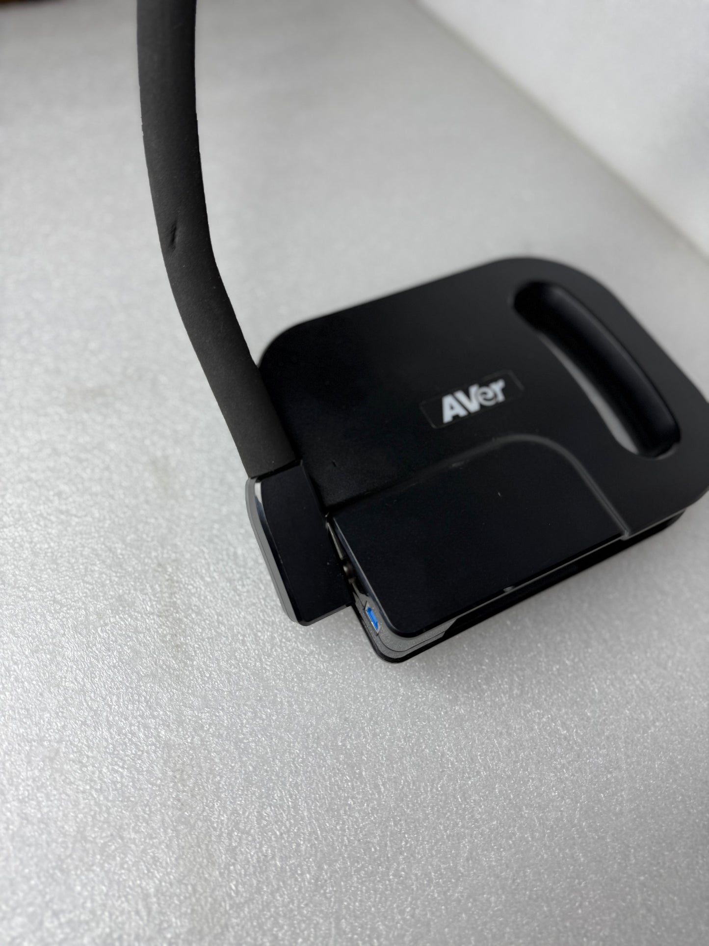 Aver AverVision 5V U70 Document Camera 4K/UHD 9.25" x 7.5" x 1.75", Black-(READ)