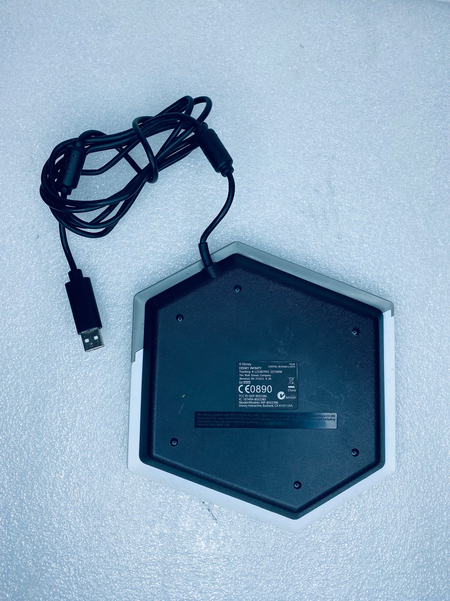 #29 - disney Infinity Portal Game Pad for Sony & Nintendo, NF-8032386 - (READ) - (IN CONDITION AS SHOWN)