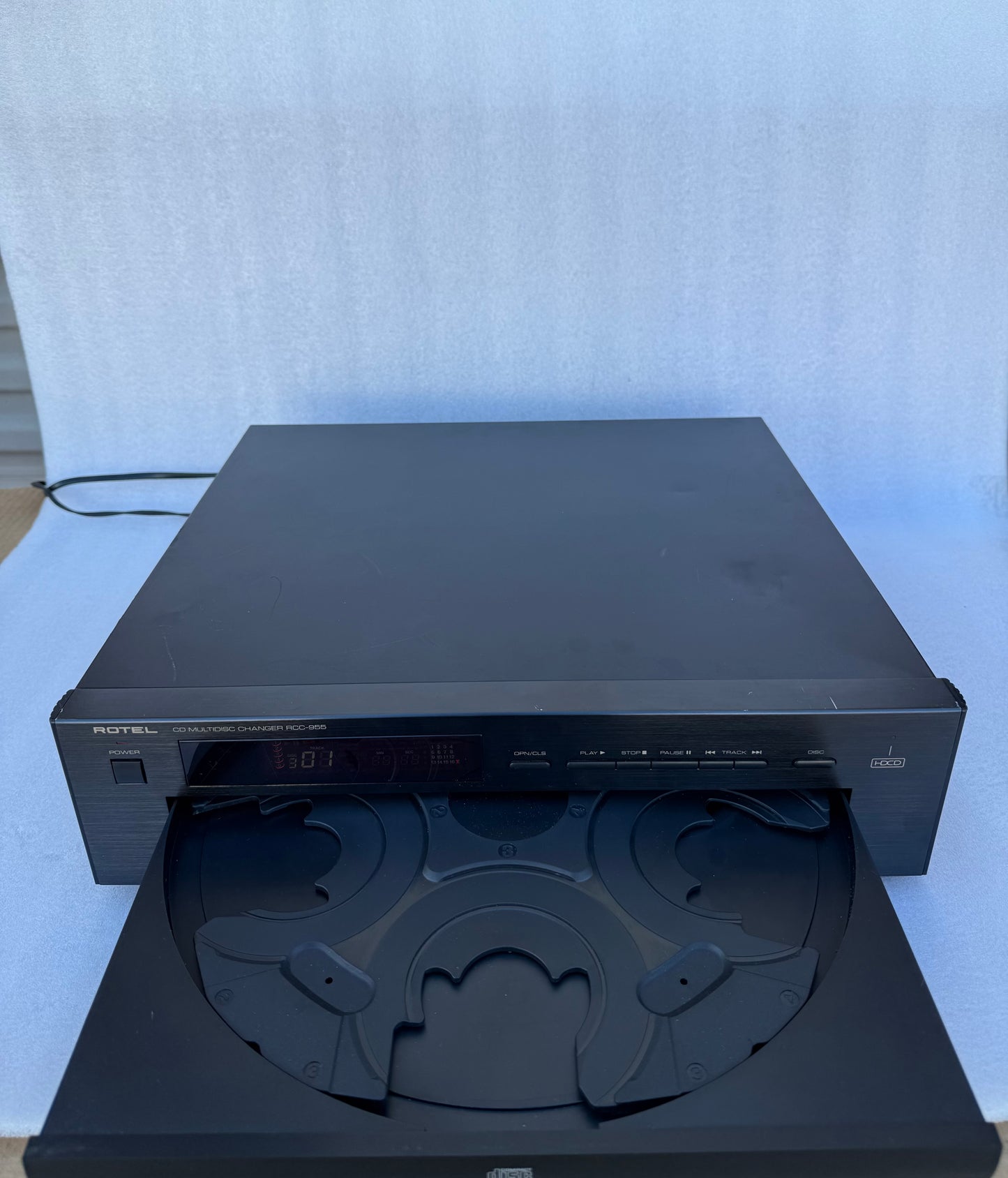 rotel 5 CD Multidisc Changer 15W, RCC-955, Black, 17" x 15" x 4" - (READ)