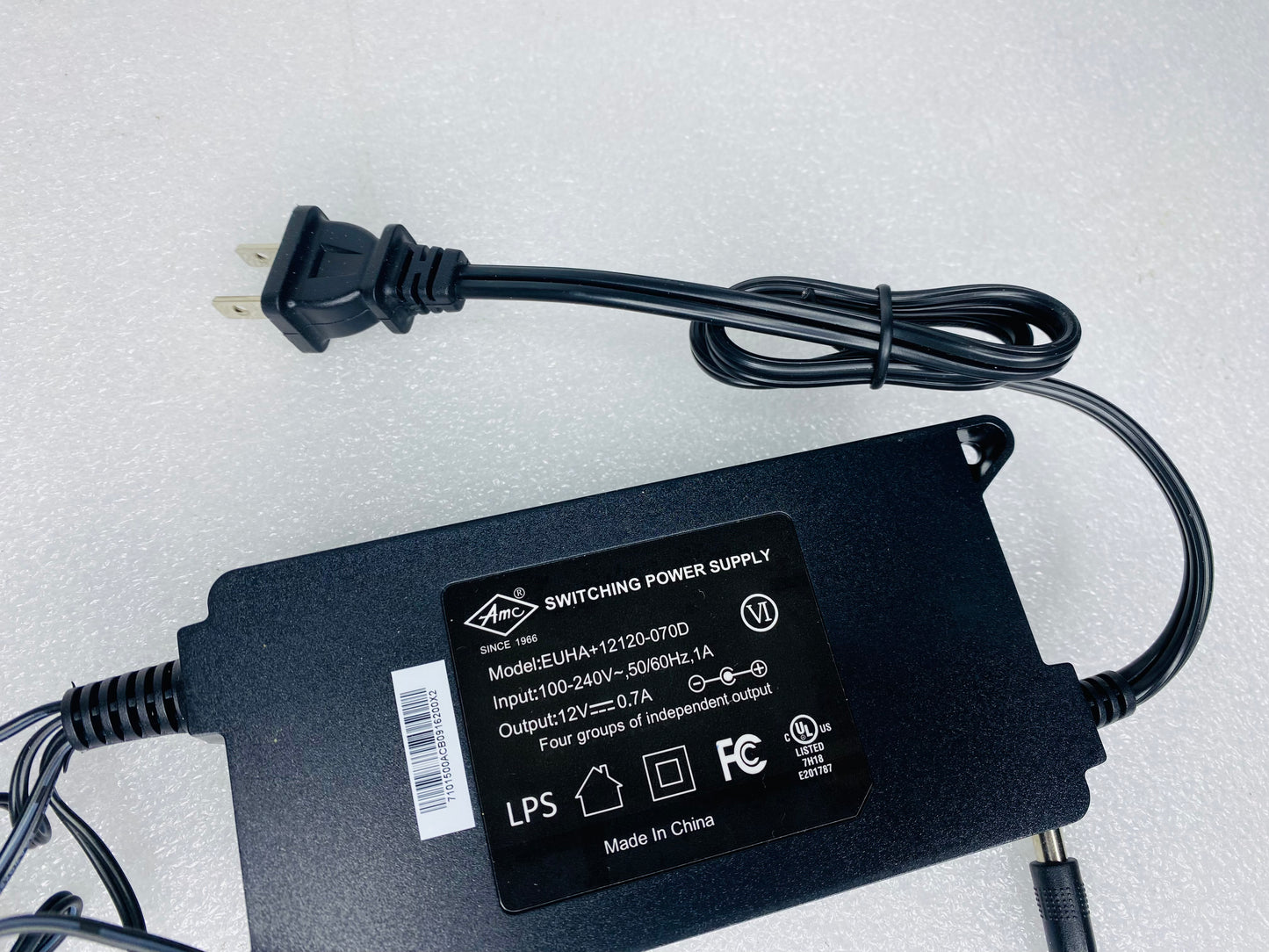 DC Switching Power Supply Security For Cameras EUHA+12120-070D 12V 0.7A - (READ)