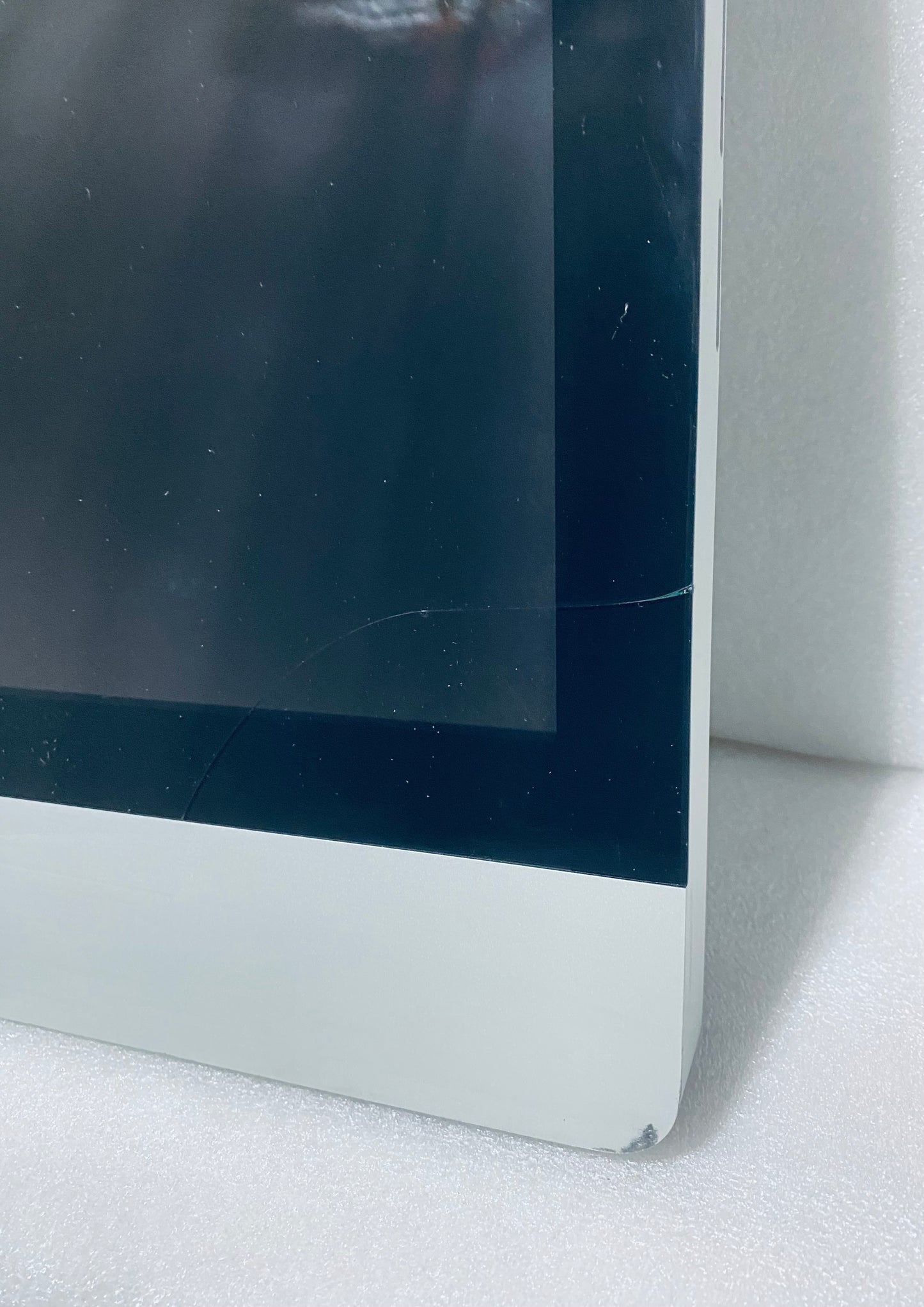 Apple iMac 27” 2011 A1312 Core i5 3.1GHz 12GB 1TB W/Wireless Keyboard & Mouse (READ)