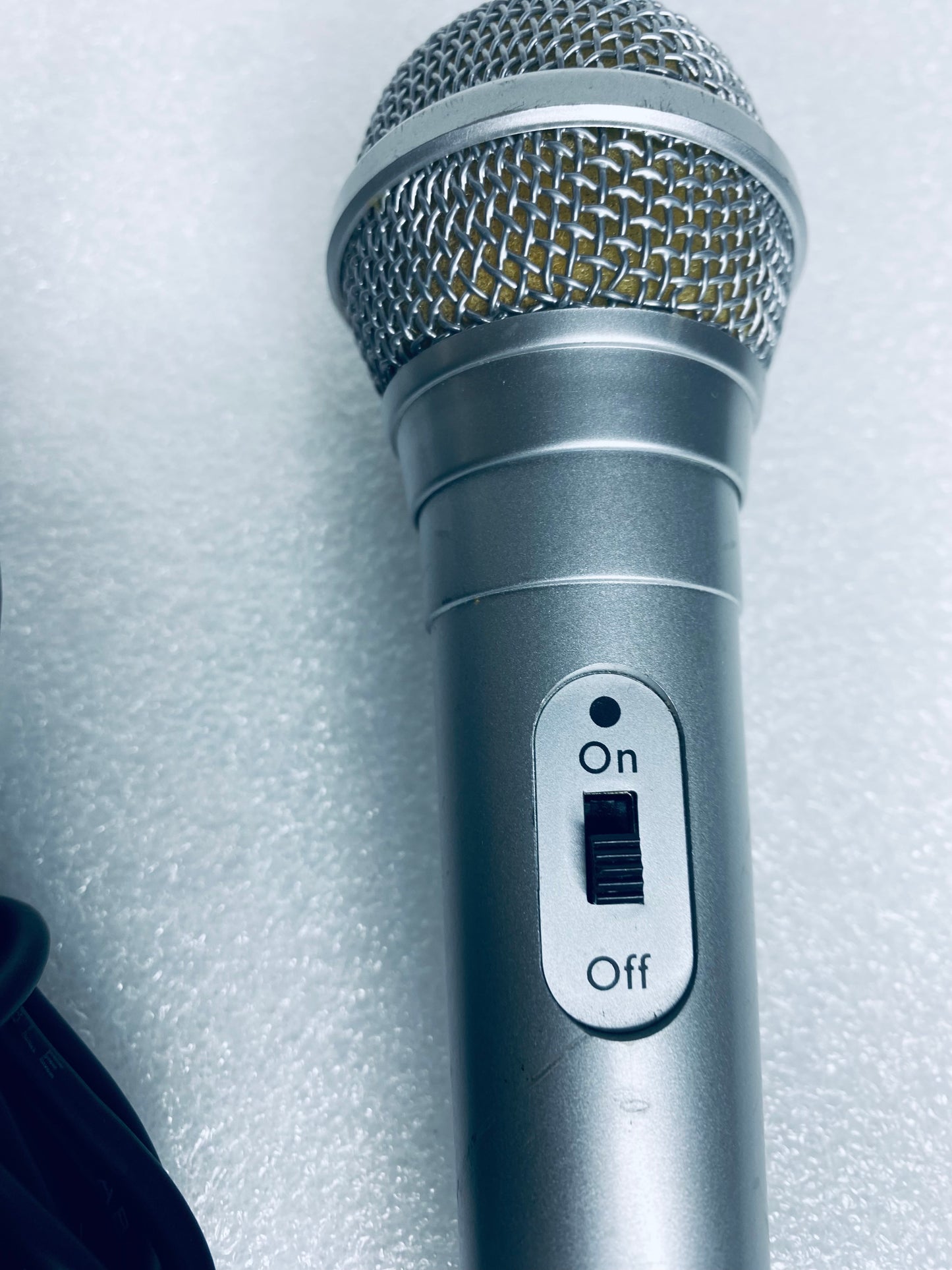 #33 - lot of 2 - Microphones (6.35mm Silver & 3.5mm Black), CT329 - (READ) - (IN CONDITION AS SHOWN)