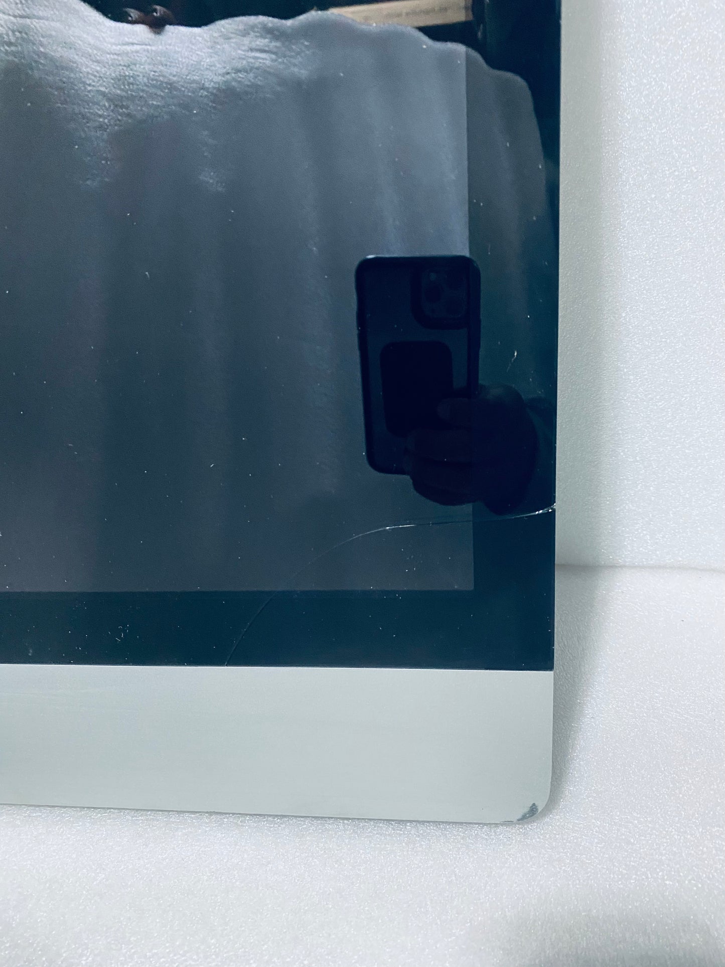 Apple iMac 27” 2011 A1312 Core i5 3.1GHz 12GB 1TB W/Wireless Keyboard & Mouse (READ)