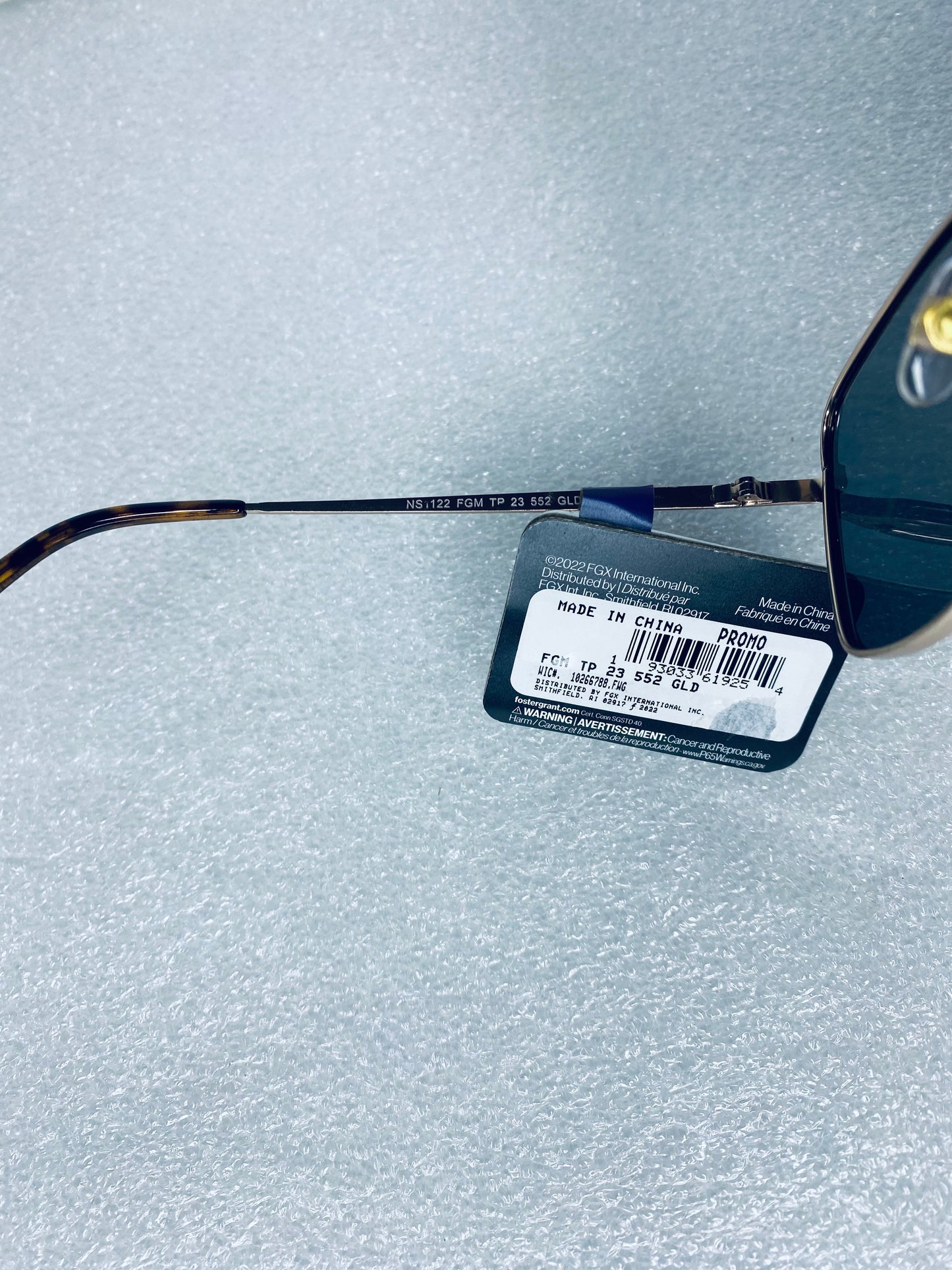 #44 - Foster Grant TruPolar FGM Aviator Gold Sunglasses Polarized Gold - (READ) - (IN CONDITION AS SHOWN)