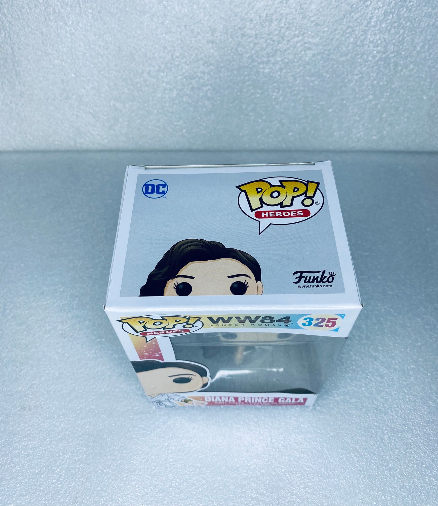 #19 - new - Pop! Heroes Wonder Woman WW84 Diana Prince Gala 325 - (READ) - (IN CONDITION AS SHOWN)