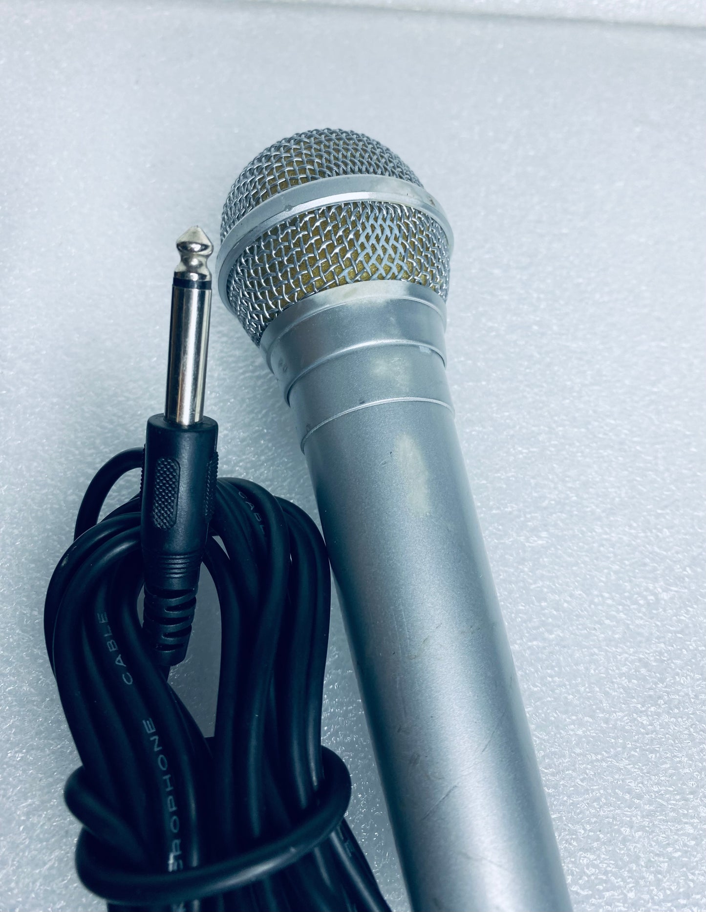 #33 - lot of 2 - Microphones (6.35mm Silver & 3.5mm Black), CT329 - (READ) - (IN CONDITION AS SHOWN)