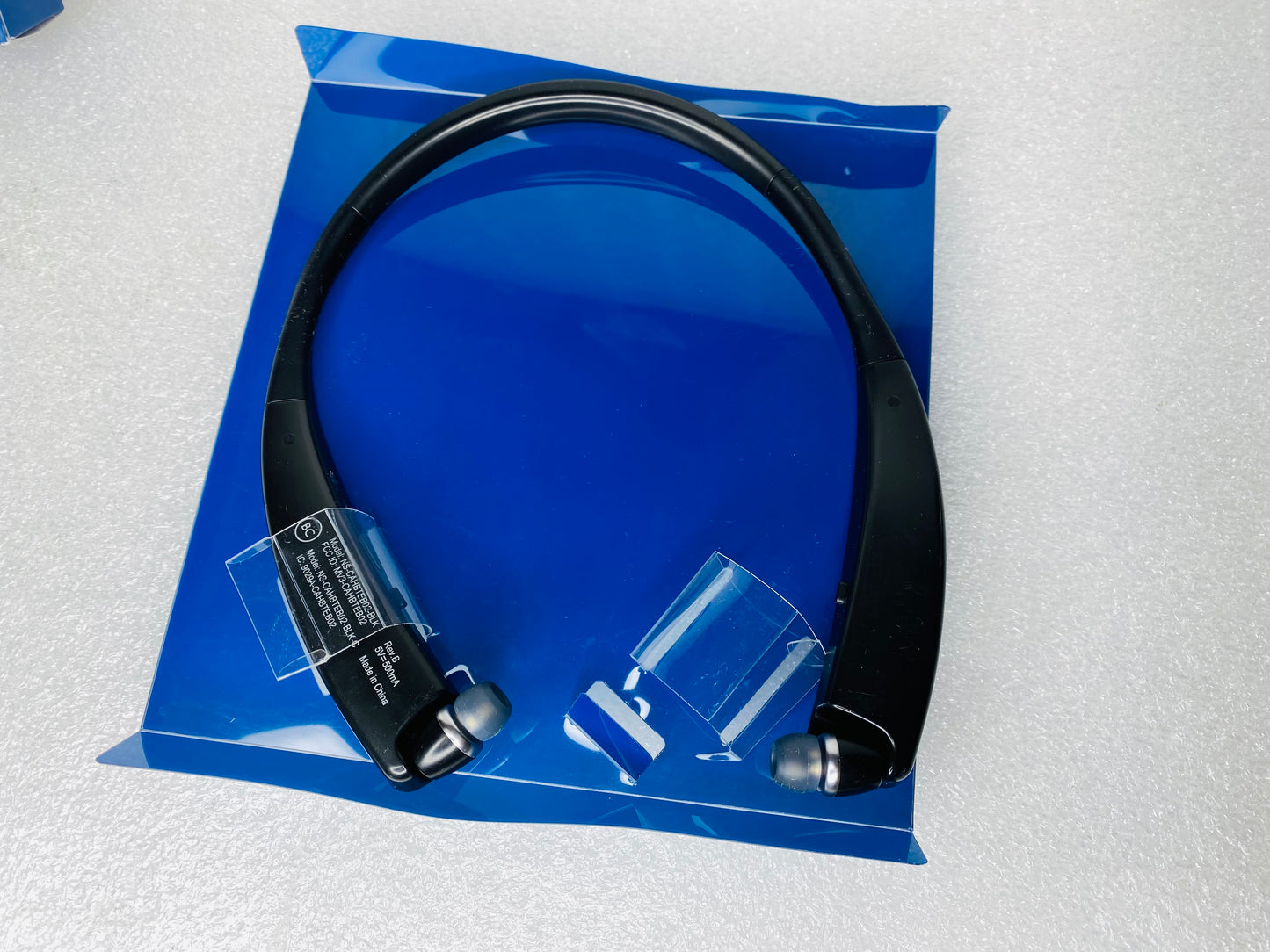 insignia Wireless Bluetooth In-Ear Headset W/Microphone, NS-CAHBTEB02-B – READ