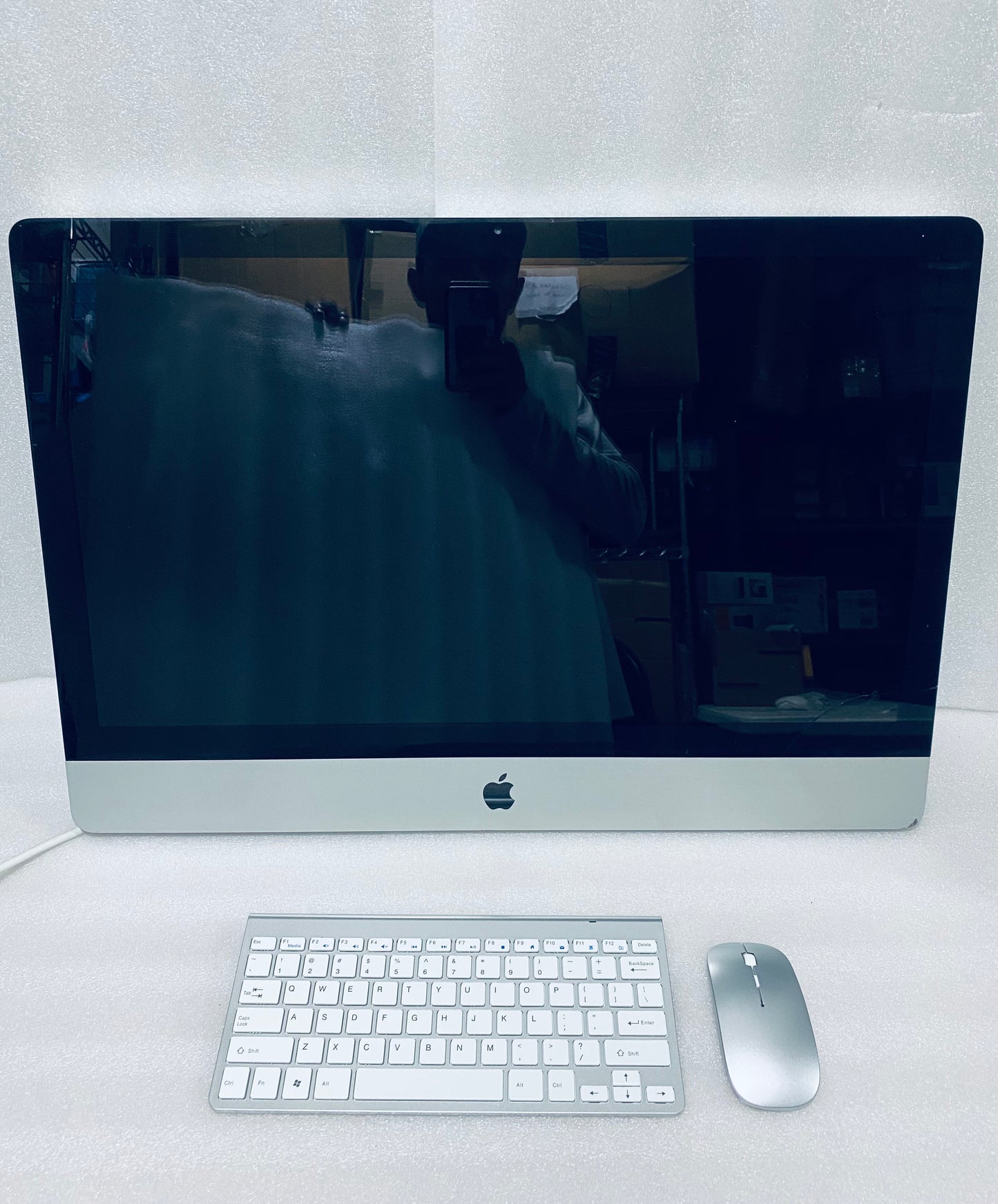 Apple iMac 27” 2011 A1312 Core i5 3.1GHz 12GB 1TB W/Wireless Keyboard & Mouse (READ)
