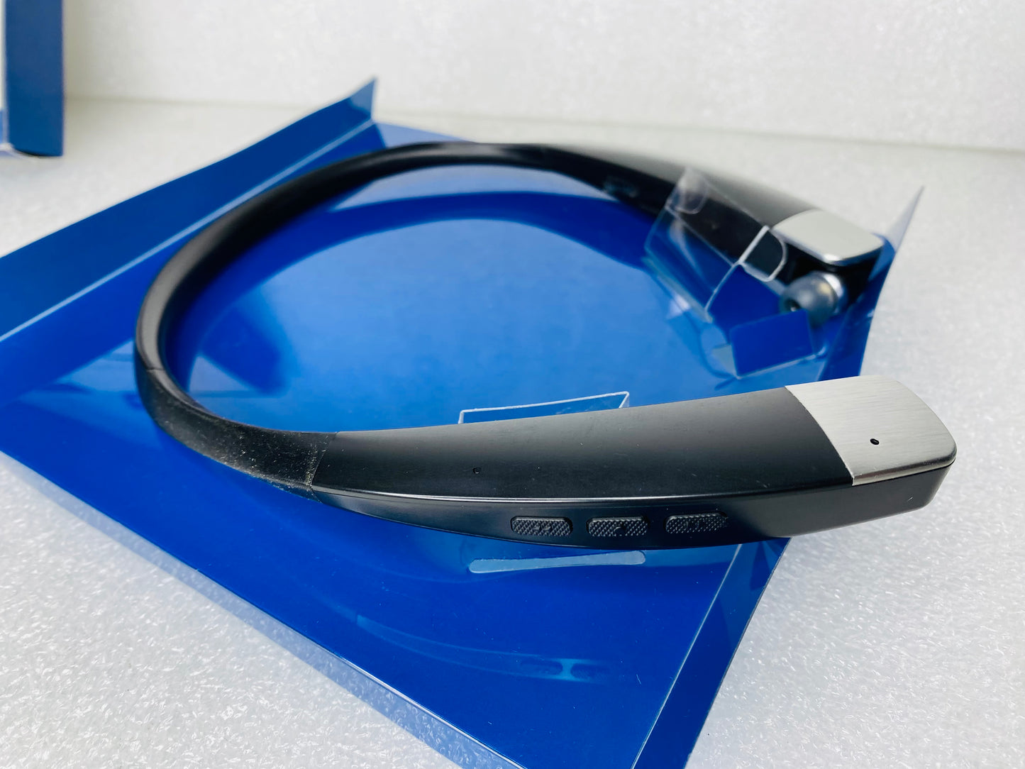 insignia Wireless Bluetooth In-Ear Headset W/Microphone, NS-CAHBTEB02-B – READ