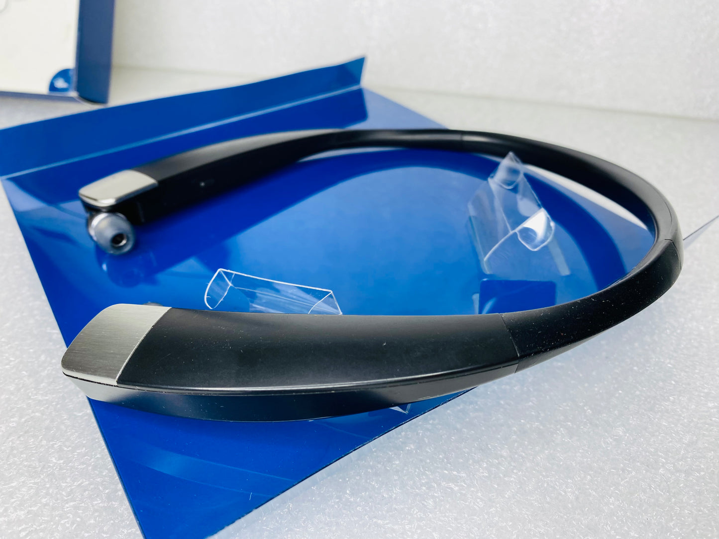 insignia Wireless Bluetooth In-Ear Headset W/Microphone, NS-CAHBTEB02-B – READ