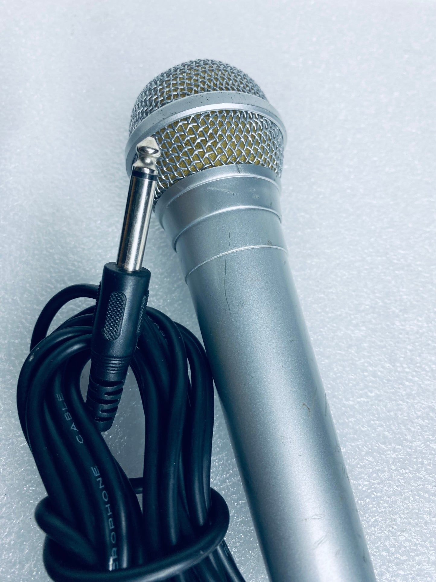 #33 - lot of 2 - Microphones (6.35mm Silver & 3.5mm Black), CT329 - (READ) - (IN CONDITION AS SHOWN)