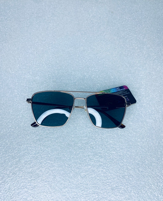 #44 - Foster Grant TruPolar FGM Aviator Gold Sunglasses Polarized Gold - (READ) - (IN CONDITION AS SHOWN)