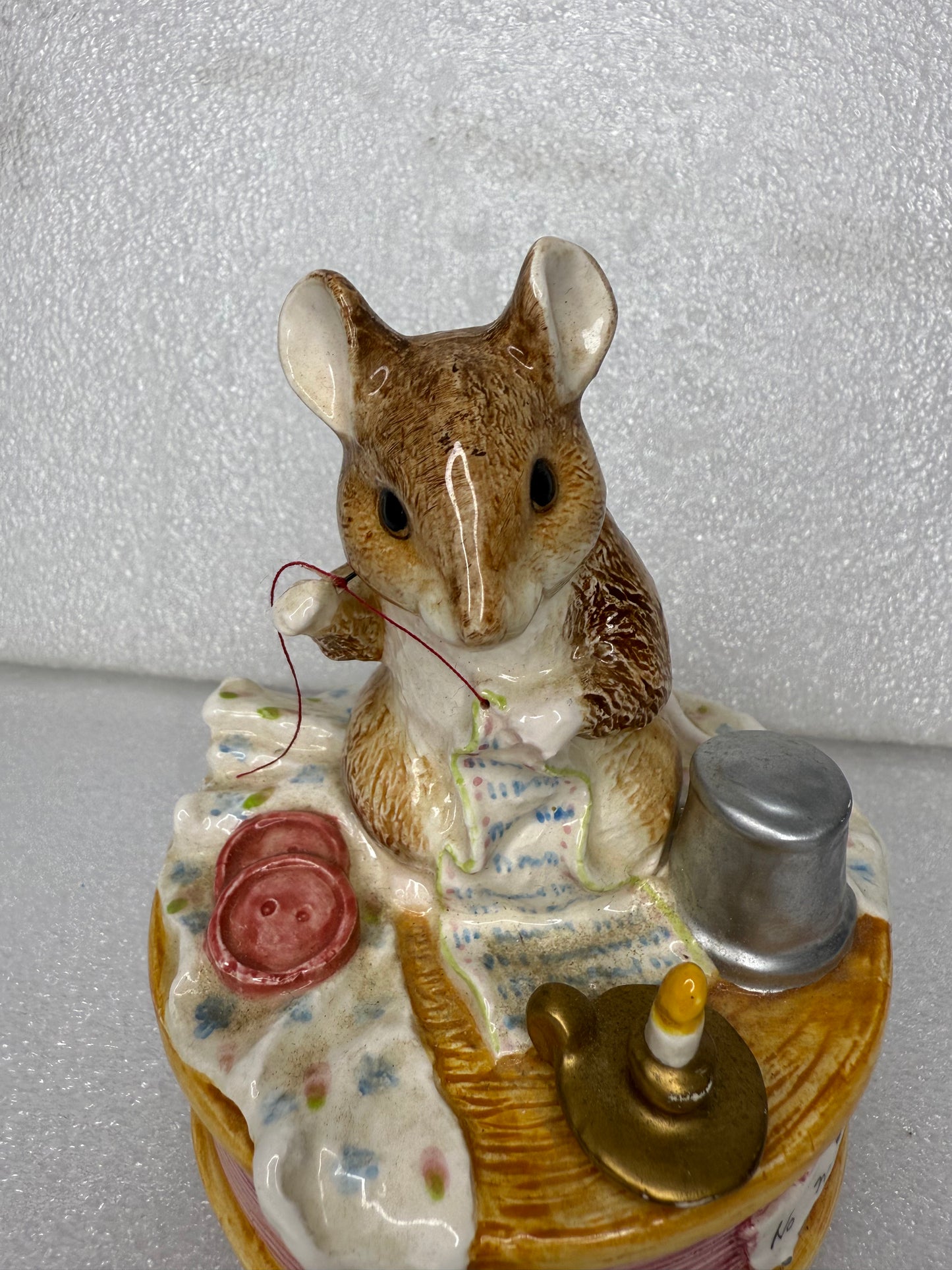 Beatrix Potter 1996 Unesco Revolving Music Box Brahms Lullaby, 5" x 3.75"-(READ)