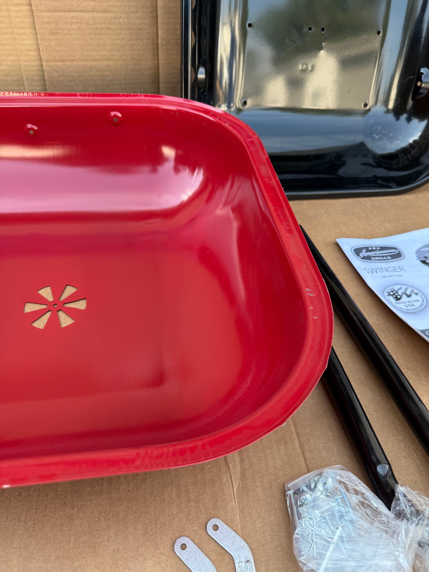 New Other - Americana The Swinger Grill In Red, 4100 - (READ)