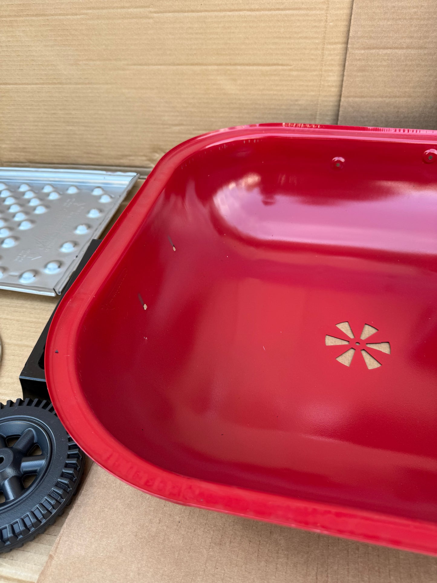 New Other - Americana The Swinger Grill In Red, 4100 - (READ)