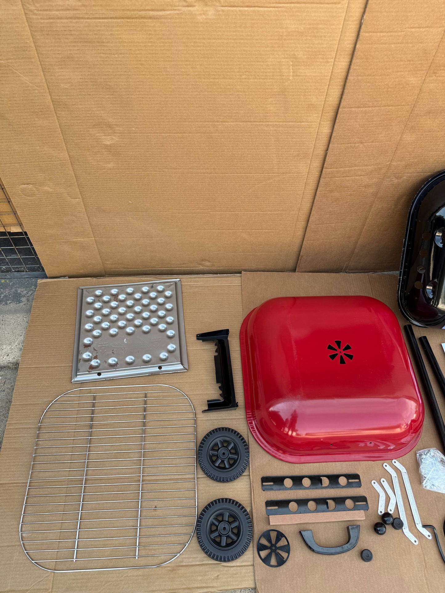 New Other - Americana The Swinger Grill In Red, 4100 - (READ)