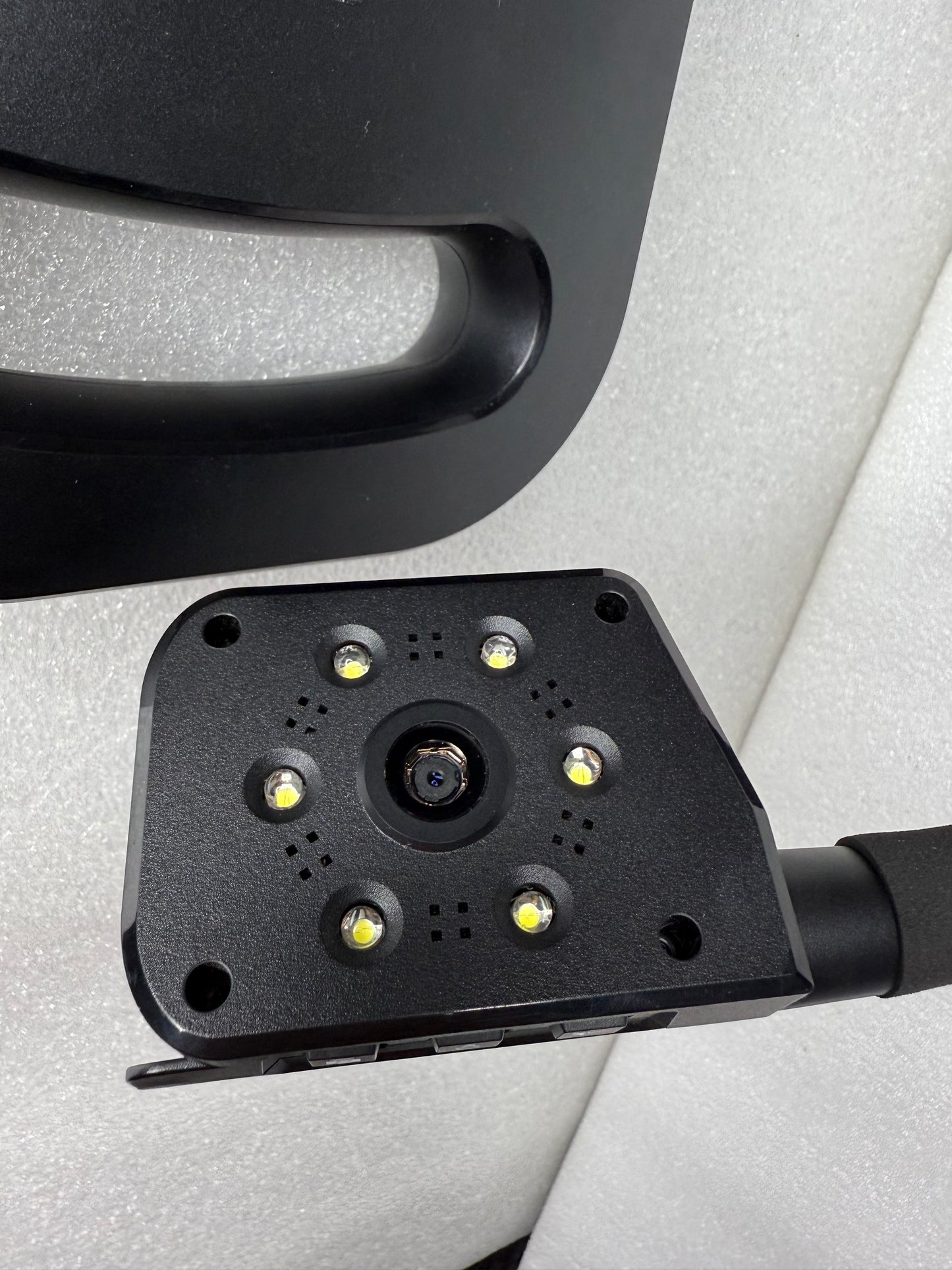 Aver AverVision 5V U70 Document Camera 4K/UHD 9.25" x 7.5" x 1.75", Black-(READ)