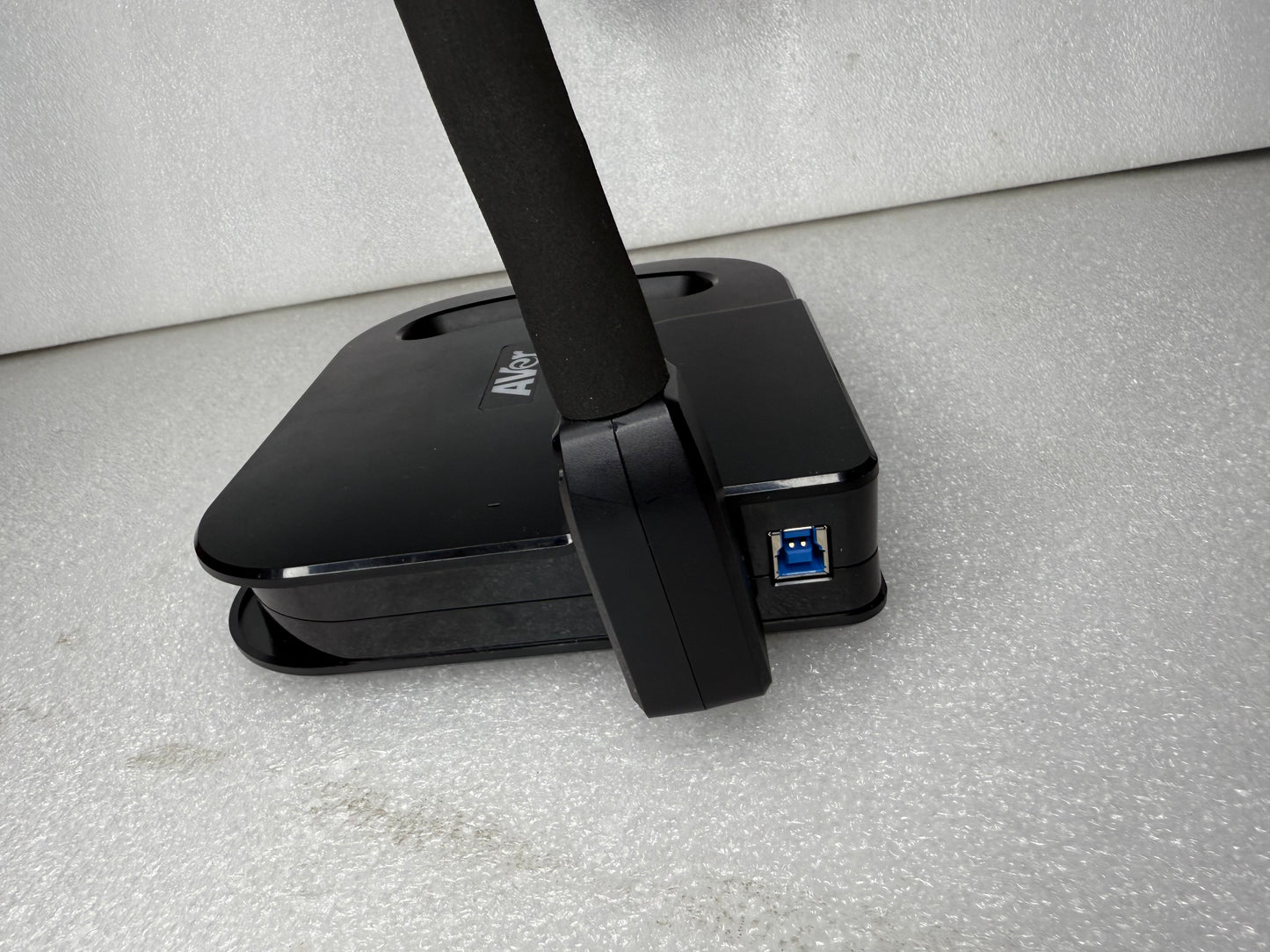 Aver AverVision 5V U70 Document Camera 4K/UHD 9.25" x 7.5" x 1.75", Black-(READ)