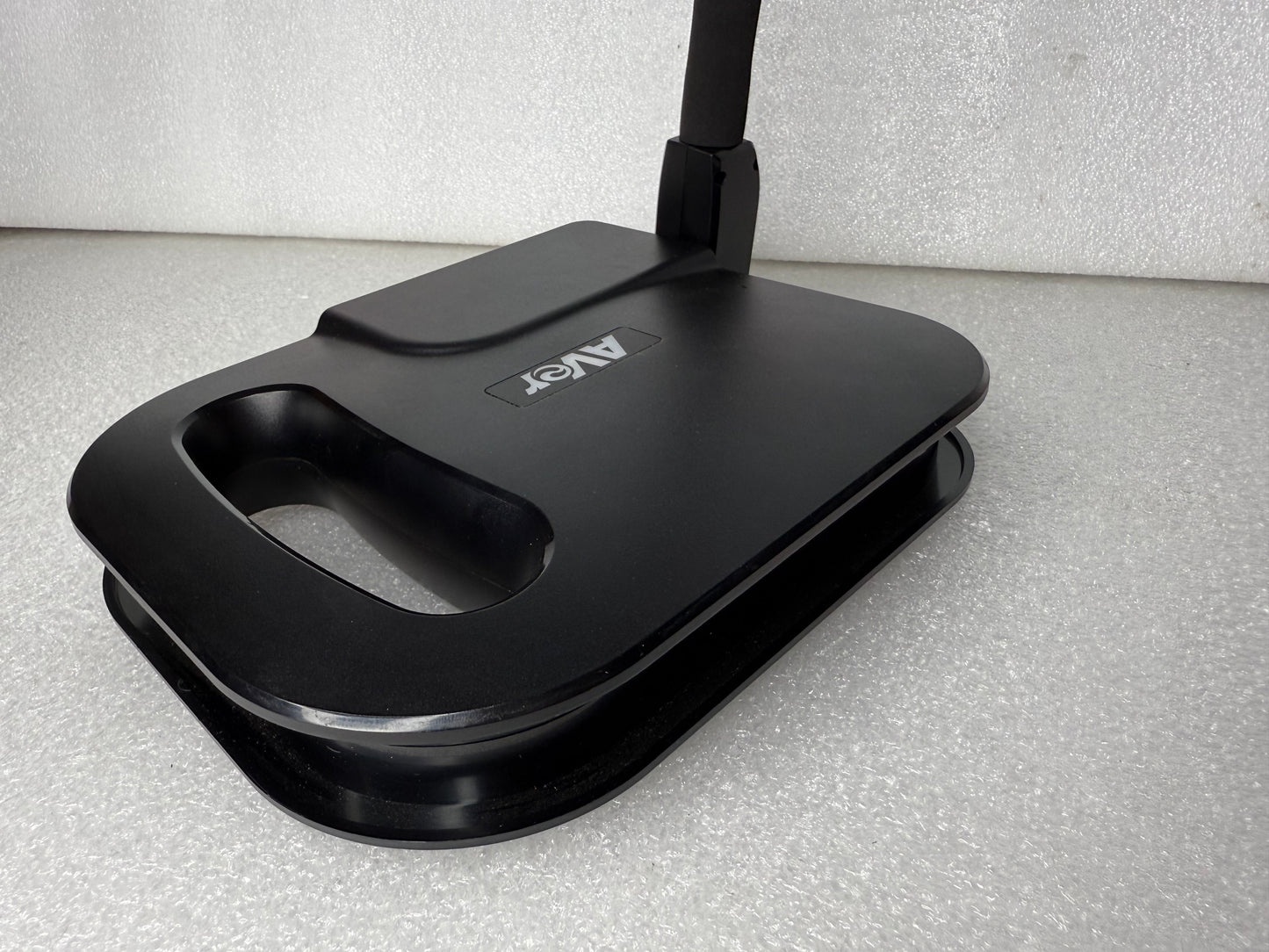 Aver AverVision 5V U70 Document Camera 4K/UHD 9.25" x 7.5" x 1.75", Black-(READ)