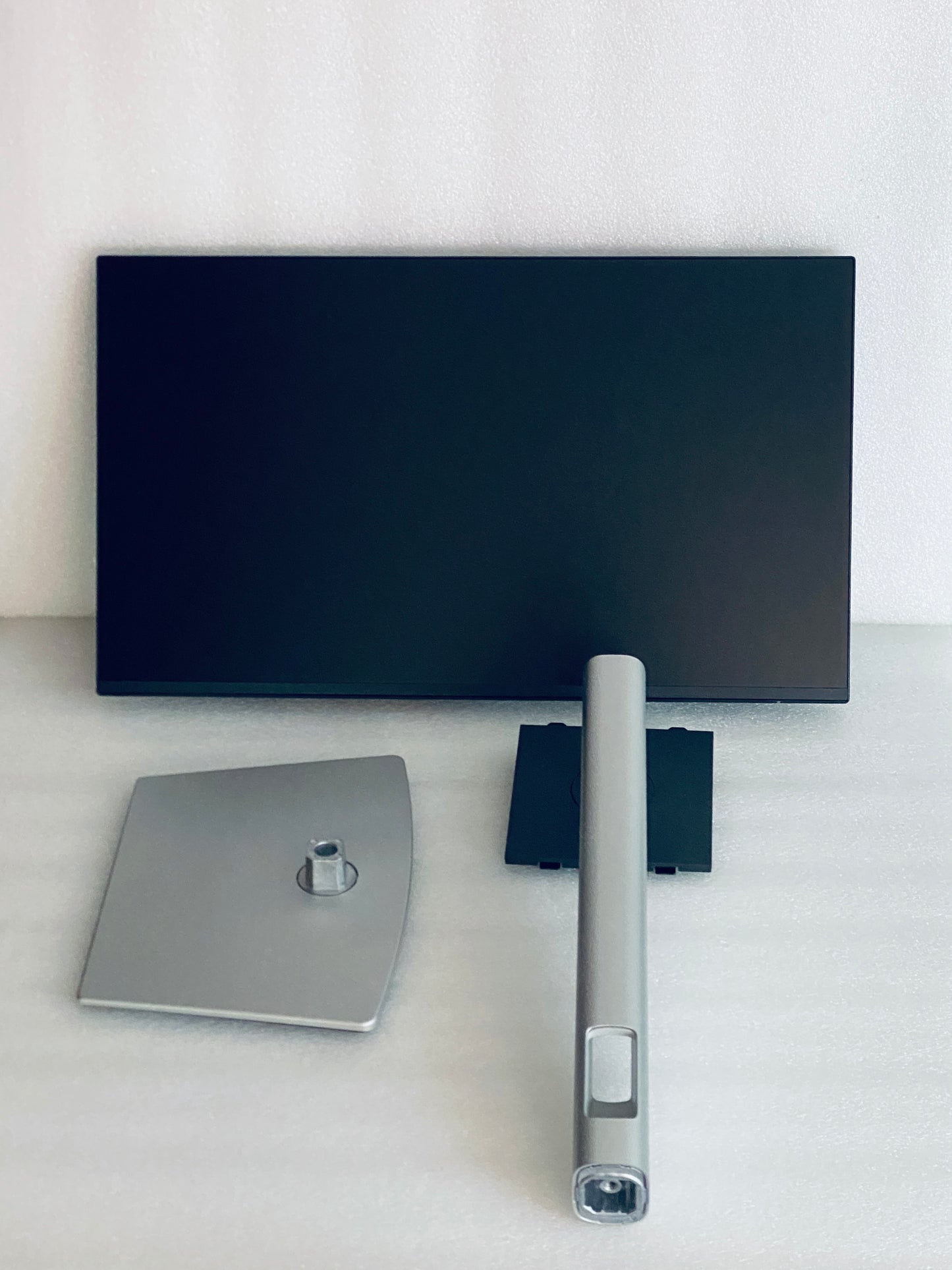 New Open Box-Dell P2225H 22" Full HD 100Hz 16:9 1ms LED Monitor, Black/Silver