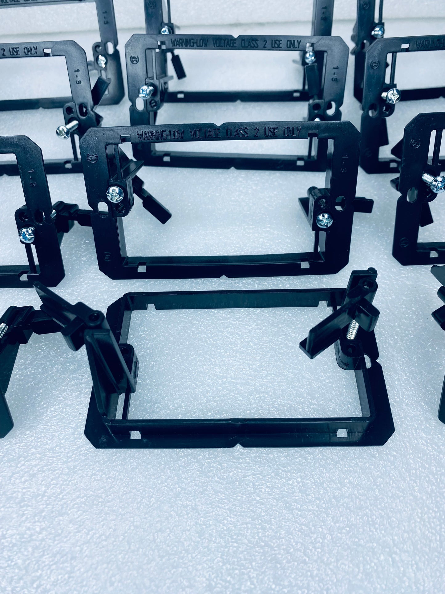 lot of 20 - 1 Gang Low Voltage Mounting Brackets Black for Wall Plate - (READ)