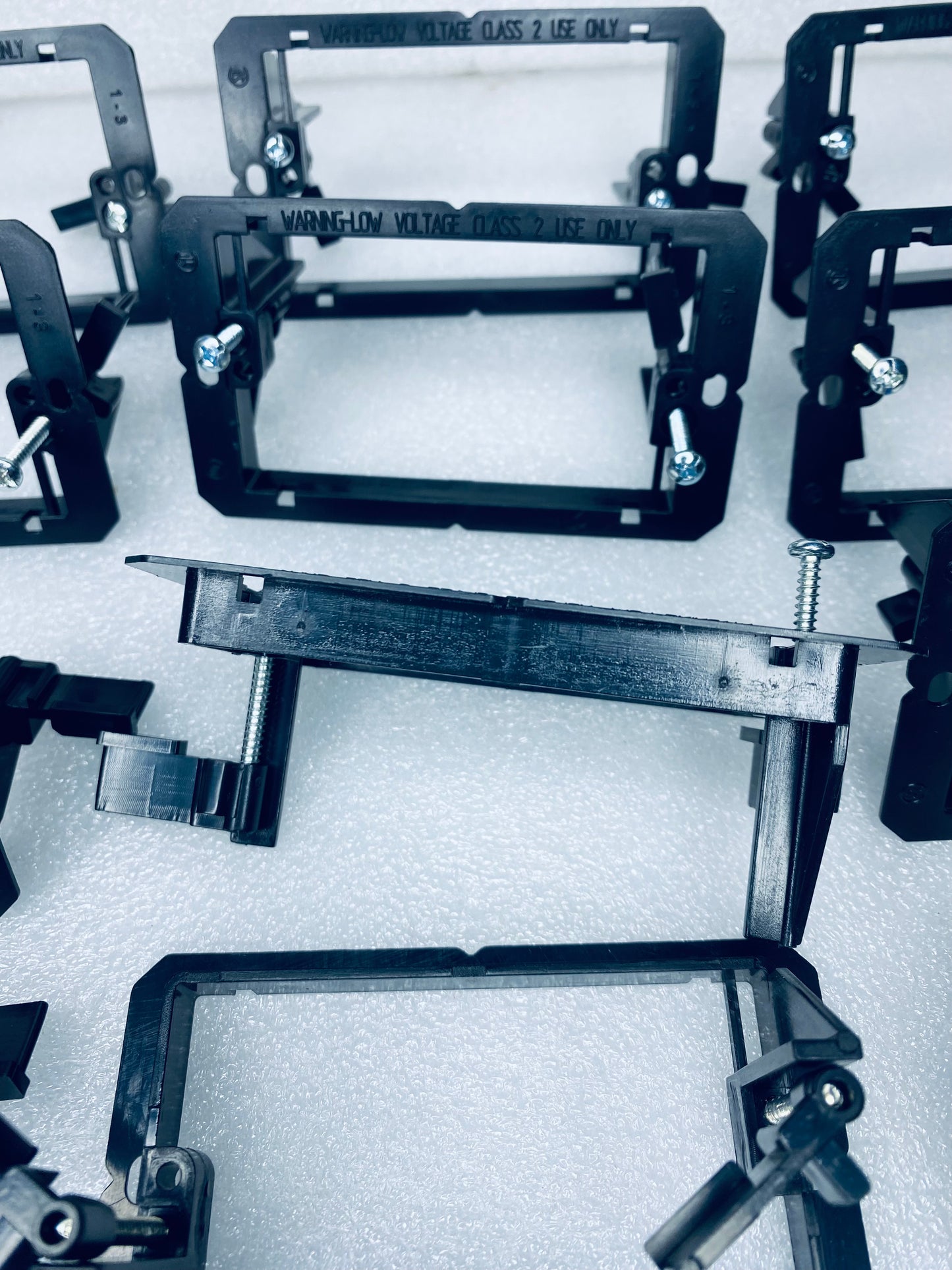lot of 20 - 1 Gang Low Voltage Mounting Brackets Black for Wall Plate - (READ)