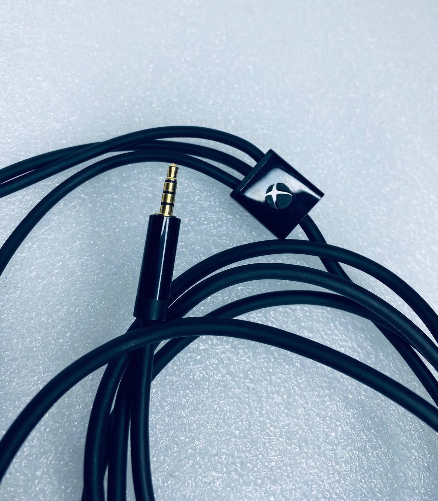 #20 - microsoft 3 ft. 3.5mm to RCA Composite AV Cable for Xbox 360 E Elite - (READ) - (IN CONDITION AS SHOWN)