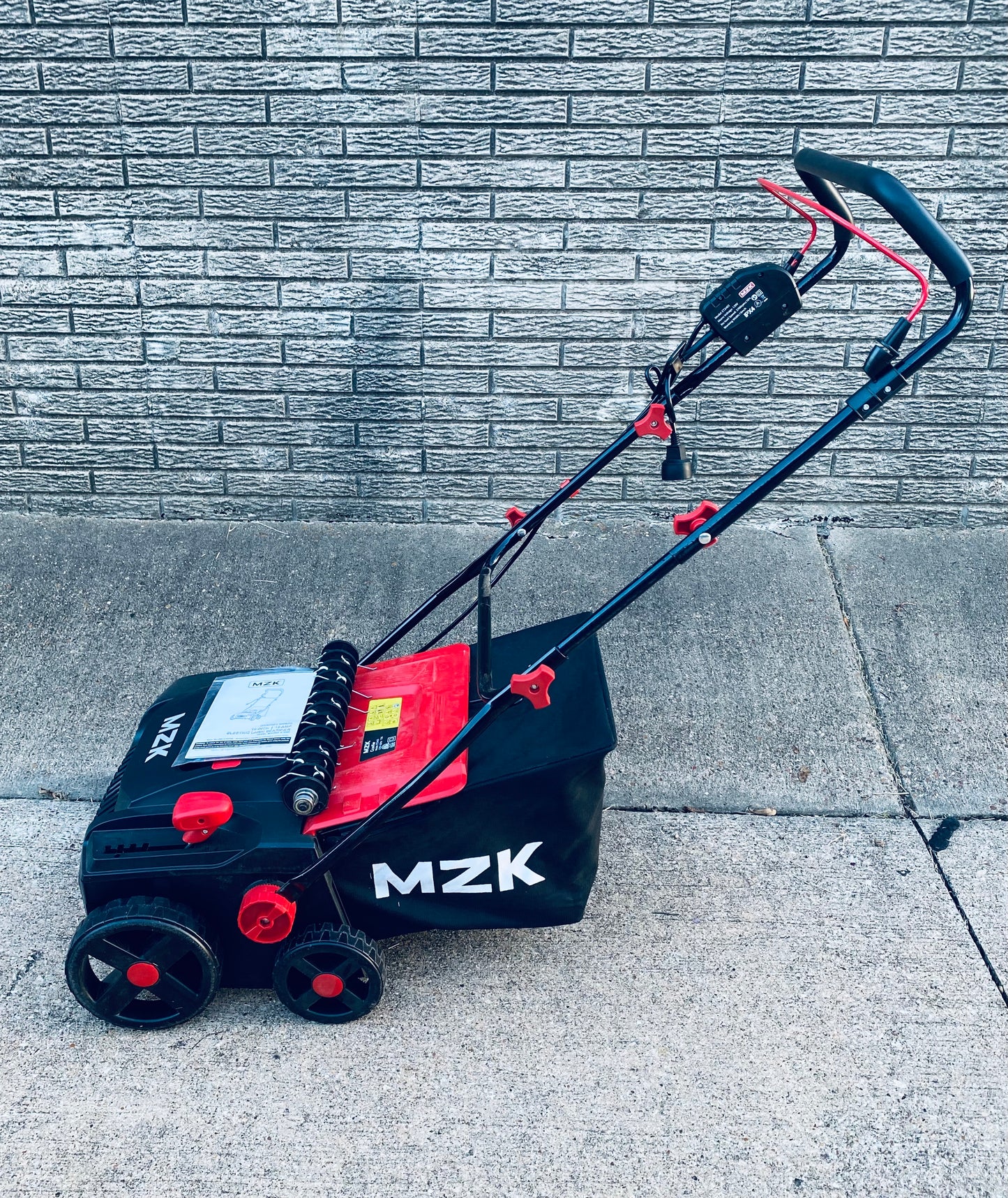 MZK 15" Electric Dethatcher/Scarifier With 5-Positions & 12 Gal Collect Bag-READ