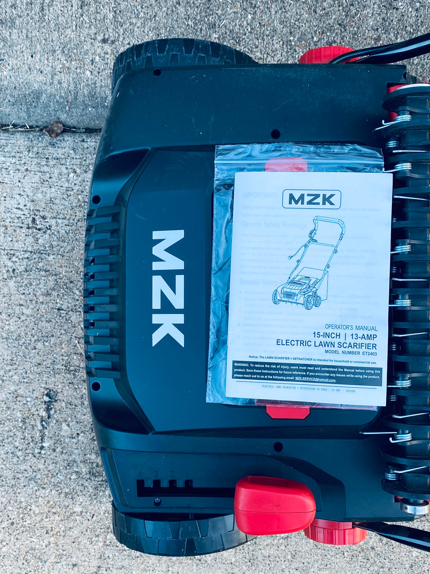 MZK 15" Electric Dethatcher/Scarifier With 5-Positions & 12 Gal Collect Bag-READ