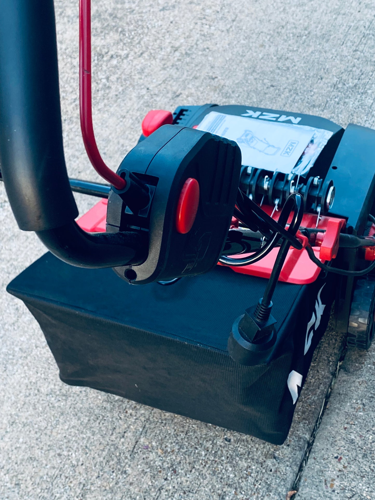 MZK 15" Electric Dethatcher/Scarifier With 5-Positions & 12 Gal Collect Bag-READ