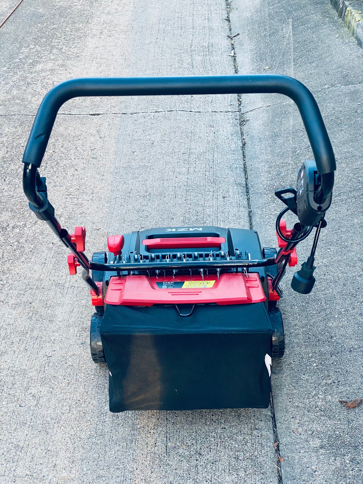 MZK 15" Electric Dethatcher/Scarifier With 5-Positions & 12 Gal Collect Bag-READ