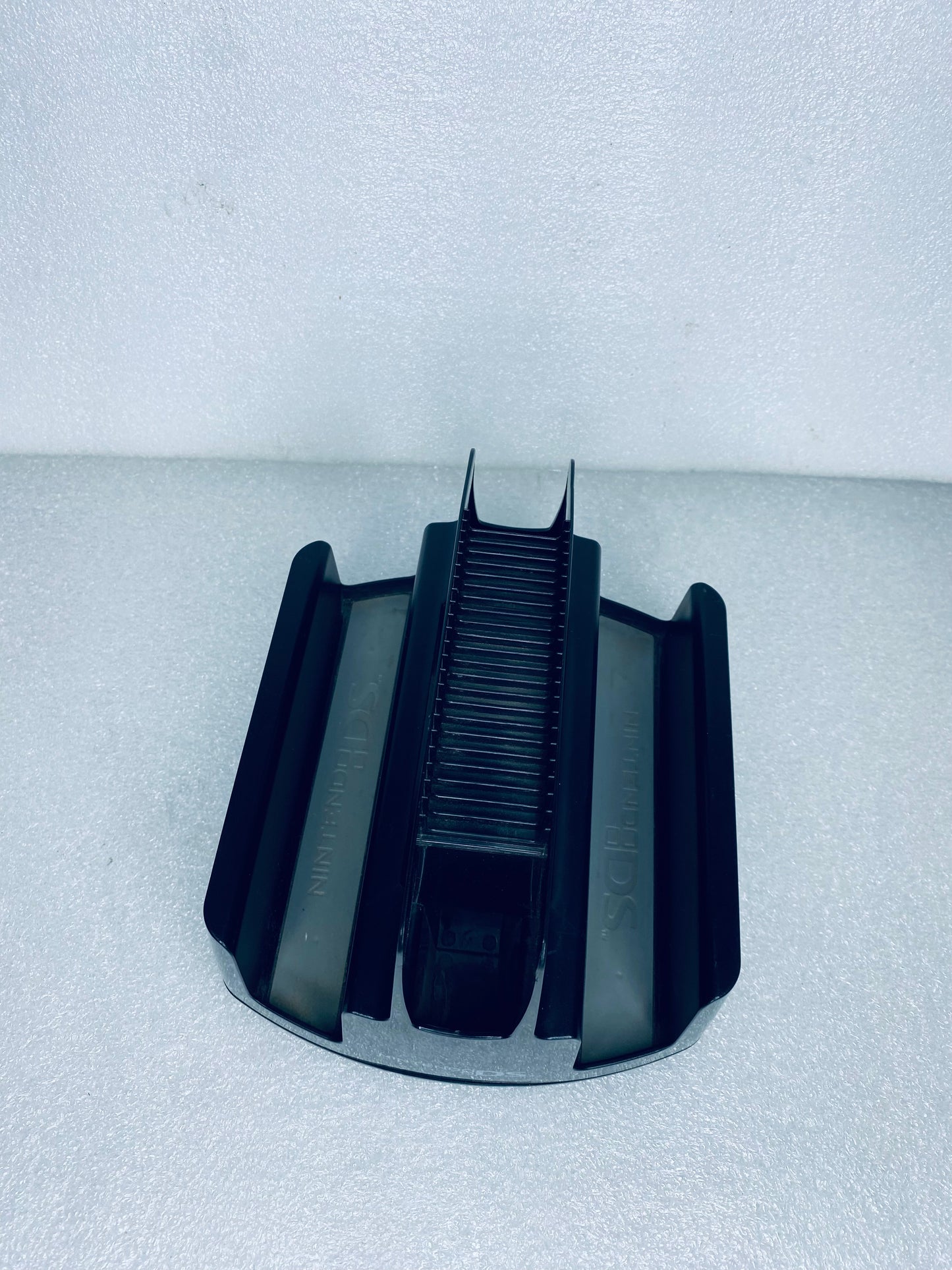 #31 - slam Brands Caddy/Storage Holder Organizer For Nintendo DS 223168 - (READ) - (IN CONDITION AS SHOWN)