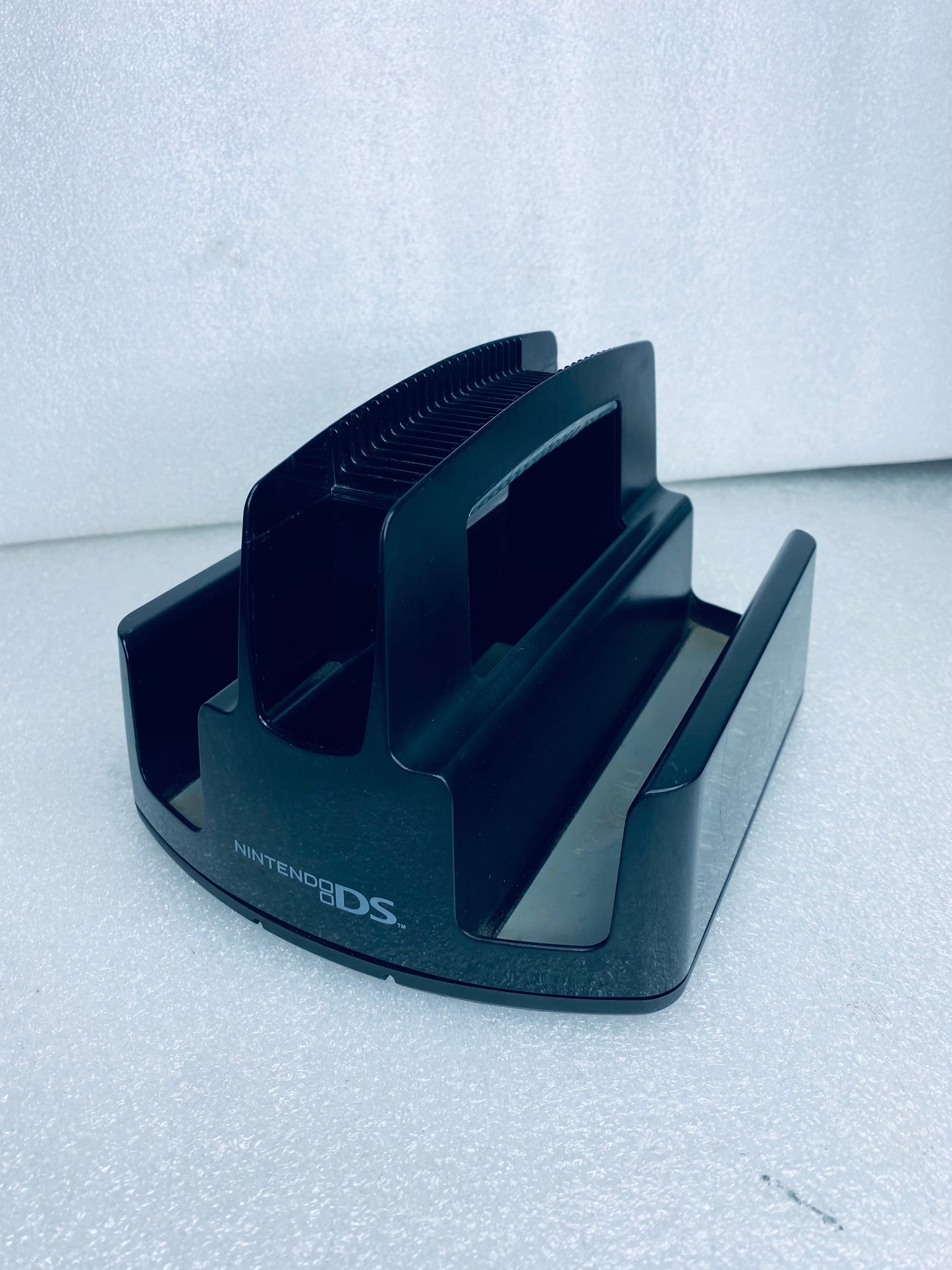 #31 - slam Brands Caddy/Storage Holder Organizer For Nintendo DS 223168 - (READ) - (IN CONDITION AS SHOWN)