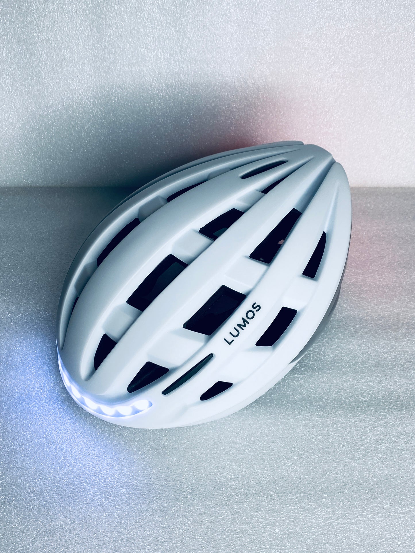 new Other-Lumos Kickstart M/L Bluetooth White Smart Bike Helmet With Remote