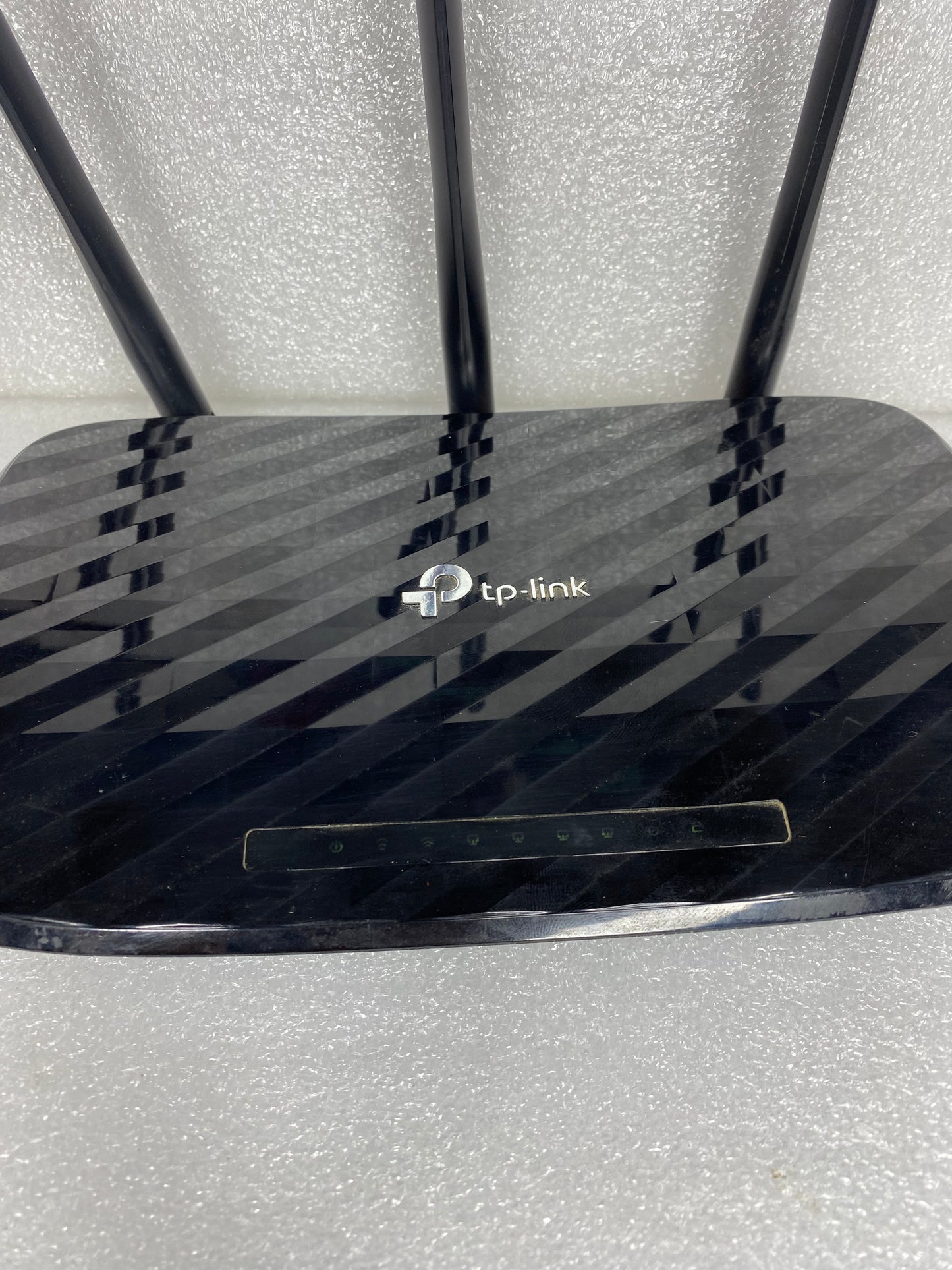 #40 - tp-Link Wireless Dual Band Router, Archer C900, 12" x 8", Black - (READ) - (IN CONDITION AS SHOWN)